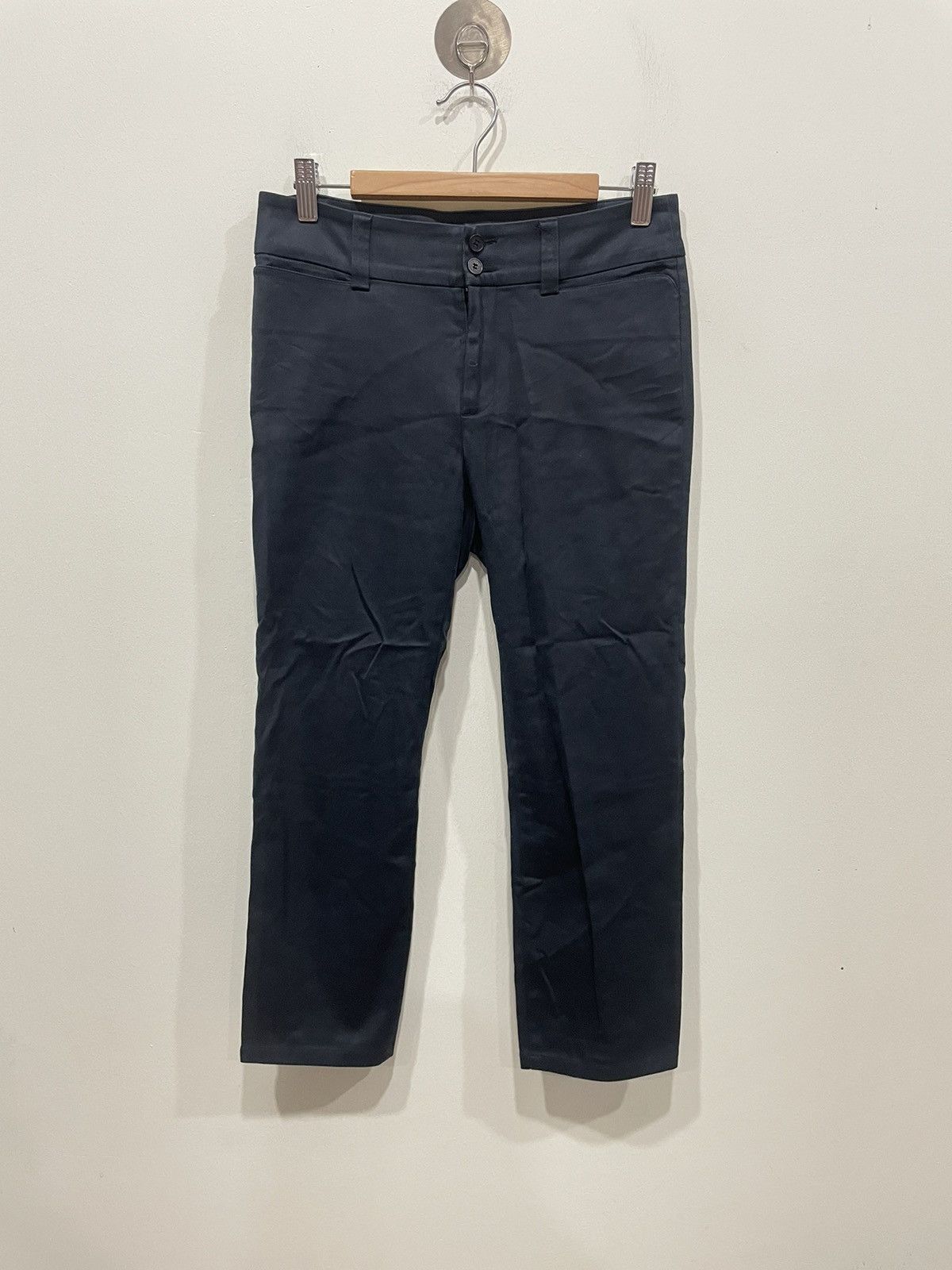 Agnes B. Knee-Length Pants