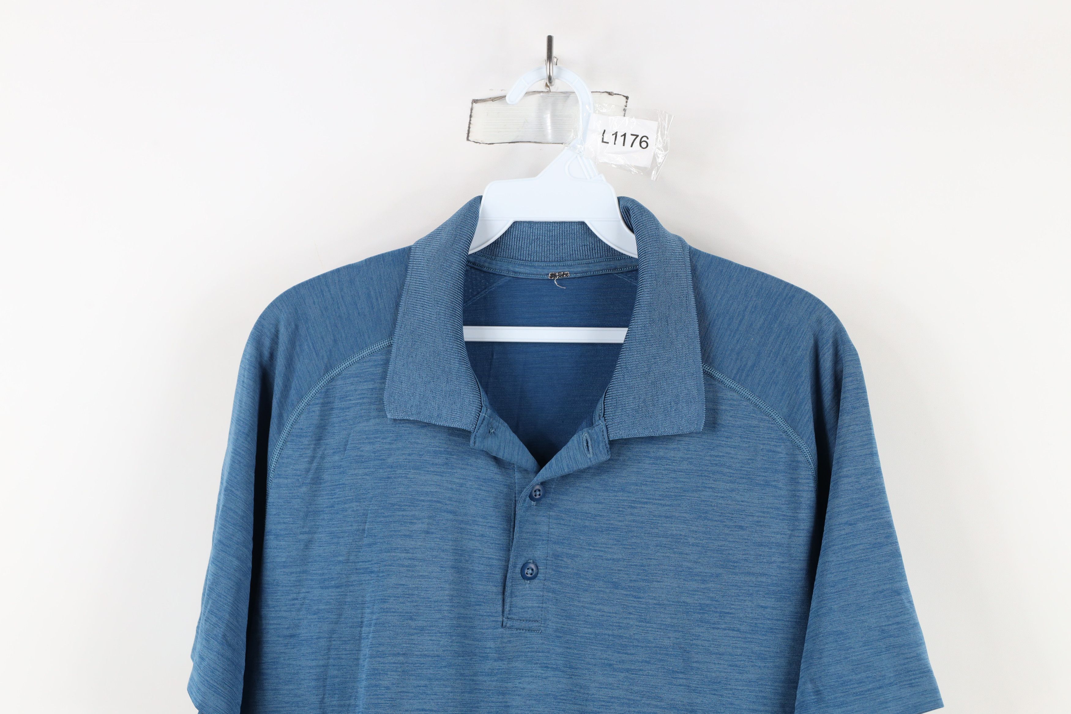 Lululemon Lululemon Metal Vent Tech Collared Golf Polo Shirt Blue Size US L / EU 52-54 / 3 - 2 Thumbnail