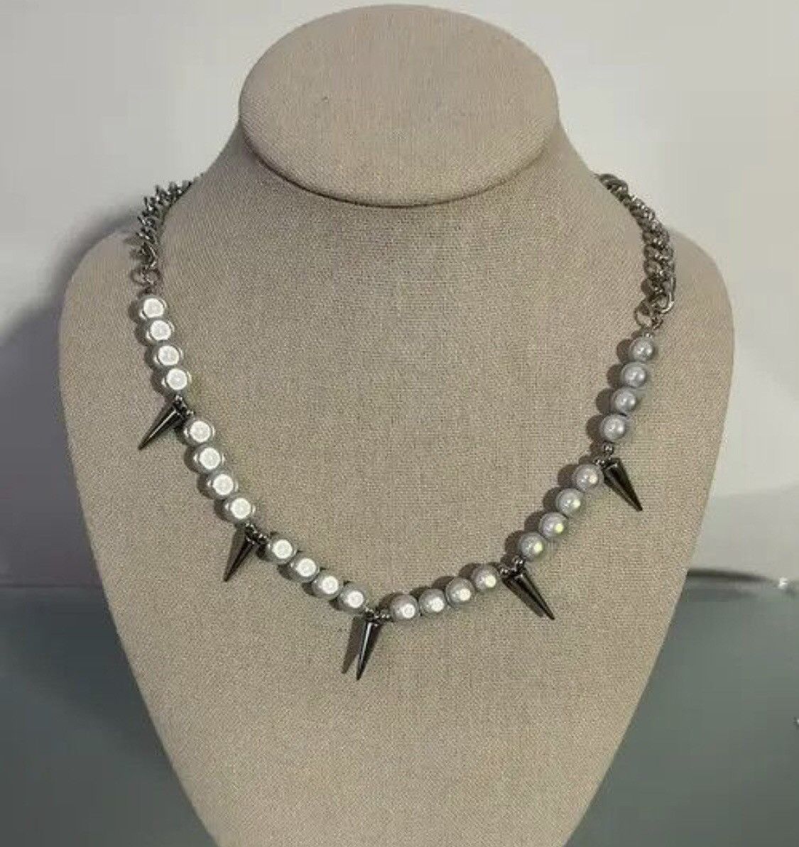 Japanese Brand Y2K Pearl Spike Rivet Necklace Size ONE SIZE - 1 Thumbnail