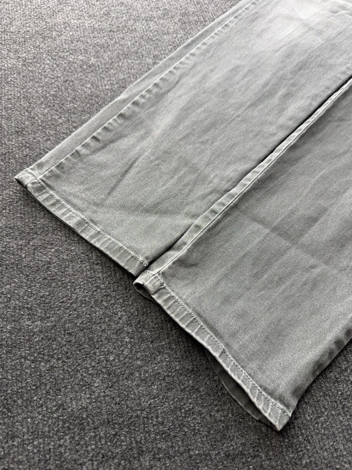 Diesel Luxury 00s Diesel D-BAZER Grey Faded Tapered Jeans Archive Size US 28 / EU 44 - 3 Thumbnail