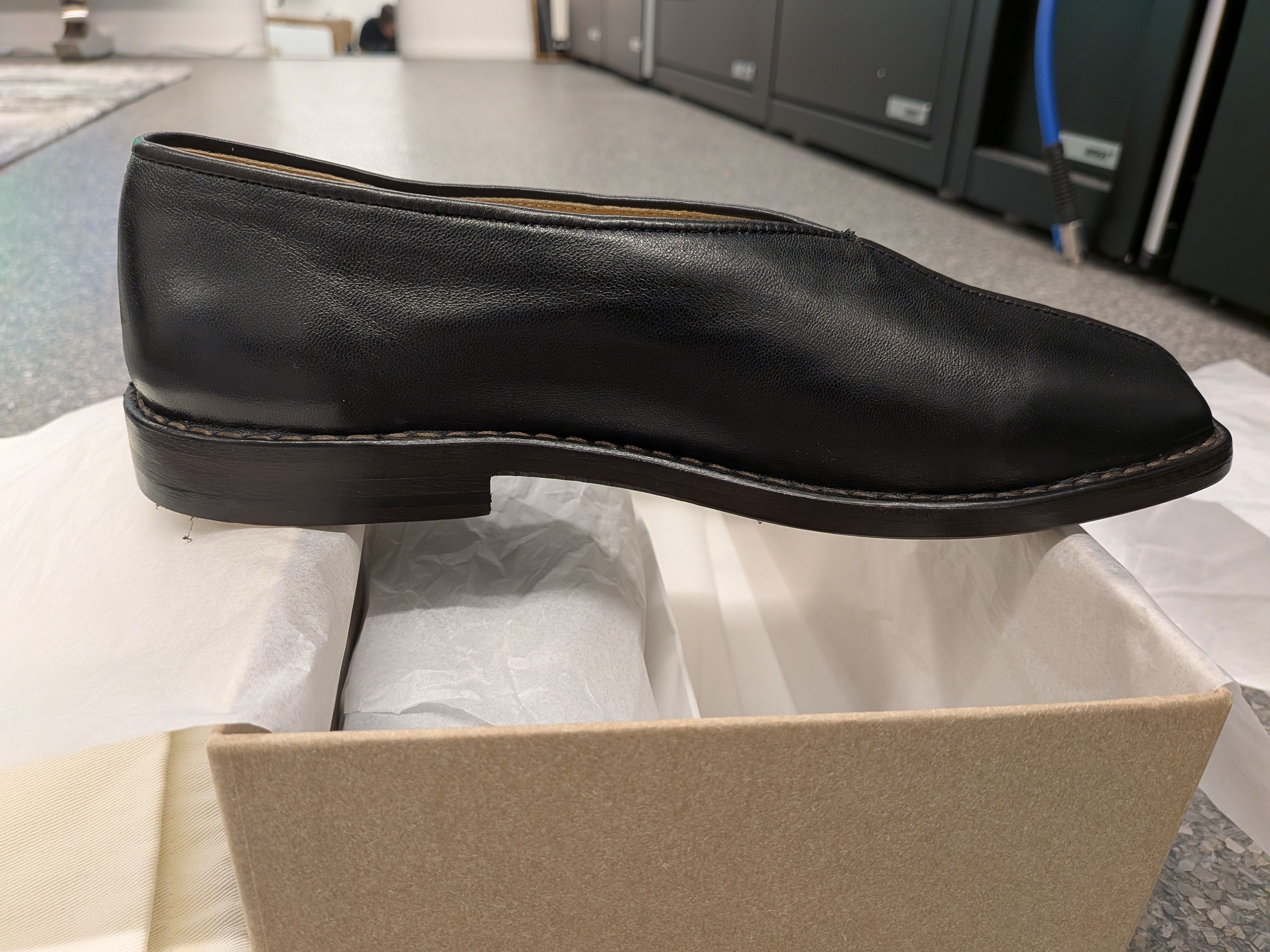 Lemaire Lemaire Flat Piped Slippers in Leather Size EU40 Size US 7 / EU 40 - 8 Thumbnail