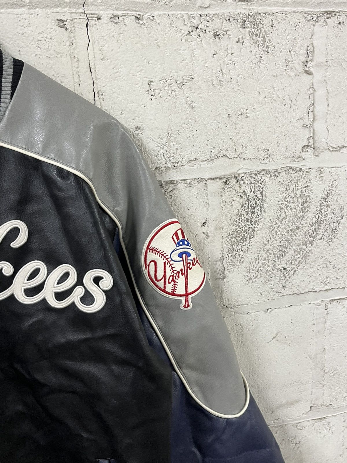 New York Yankees Vintage NY Yankees leather jacket 90s rare hype streetwear Size US L / EU 52-54 / 3 - 5 Thumbnail