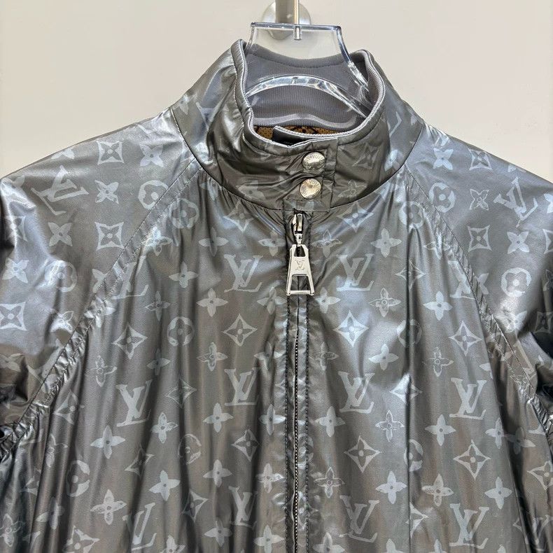Louis Vuitton Louis Vuitton Titanium Empty Silver Full Print Jacket Size XS / US 0-2 / IT 36-38 - 3 Thumbnail