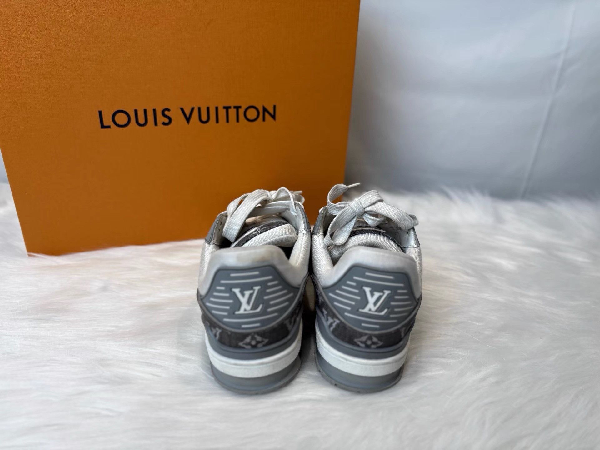 Louis Vuitton Louis Vuitton Grey & White Denim Trainer Sneakers K36 Size US 7 / EU 40 - 3 Thumbnail
