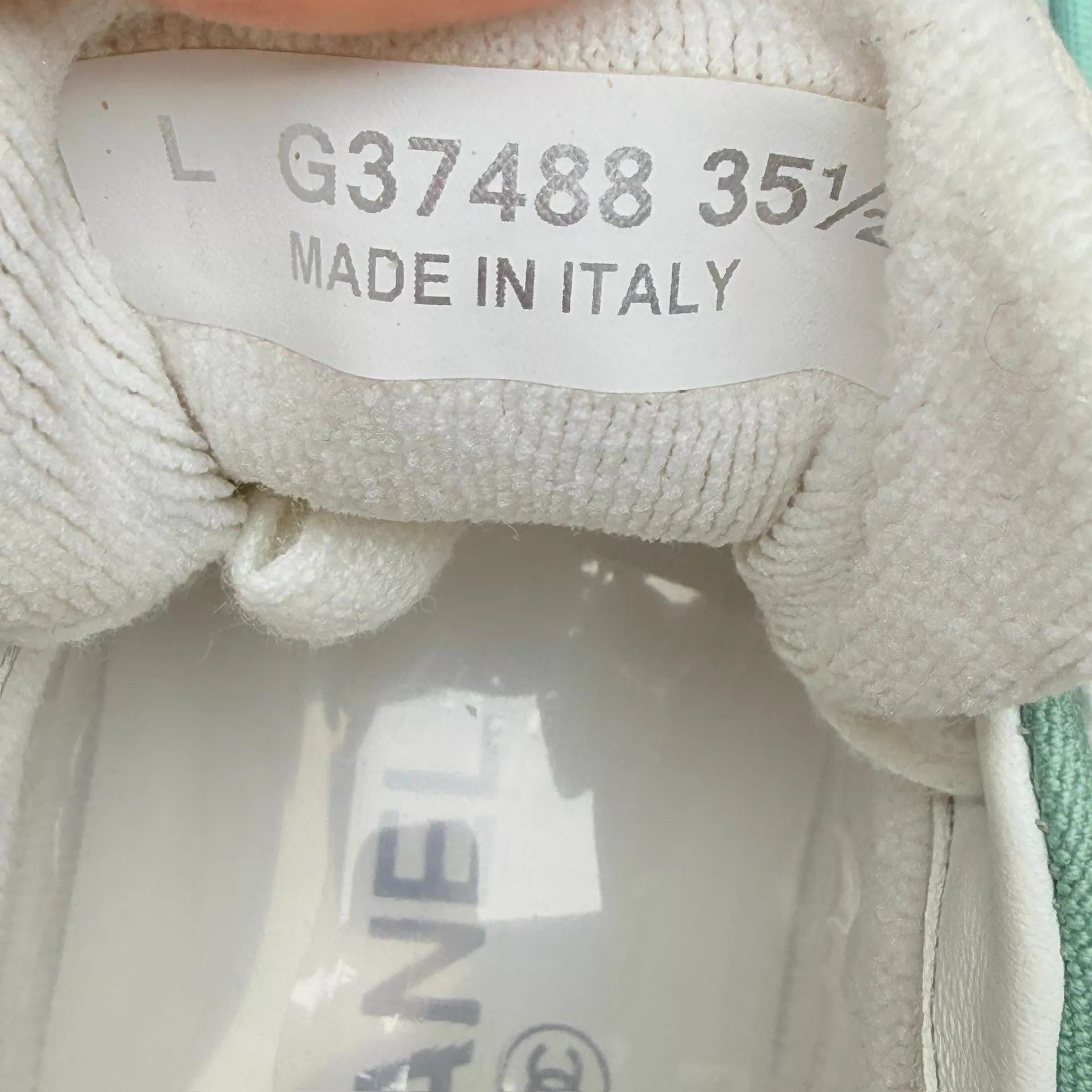 Chanel CHANEL White Green Logo Sneaker 35.5 99 New Size US 5 / IT 35 - 7 Thumbnail