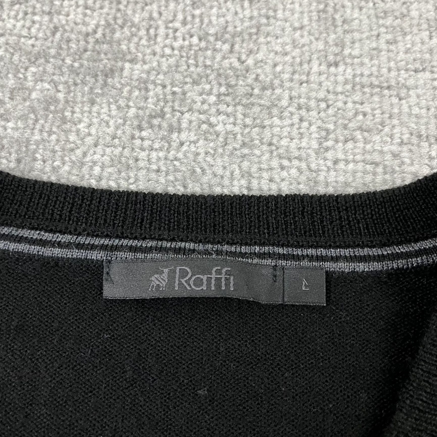 Vintage RAFFI Mens Large Black Extra Fine Merino Wool Lightweight Sweater Jumper Size US L / EU 52-54 / 3 - 2 Thumbnail