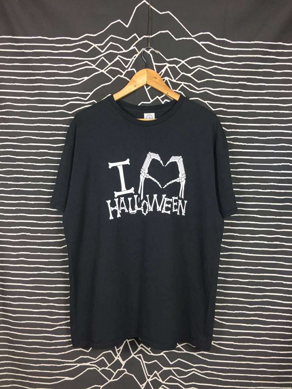 Vintage Vtg Y2k I Love Halloween Skeleton Heart Graphic Tee Size US XL / EU 56 / 4 - 1 Thumbnail