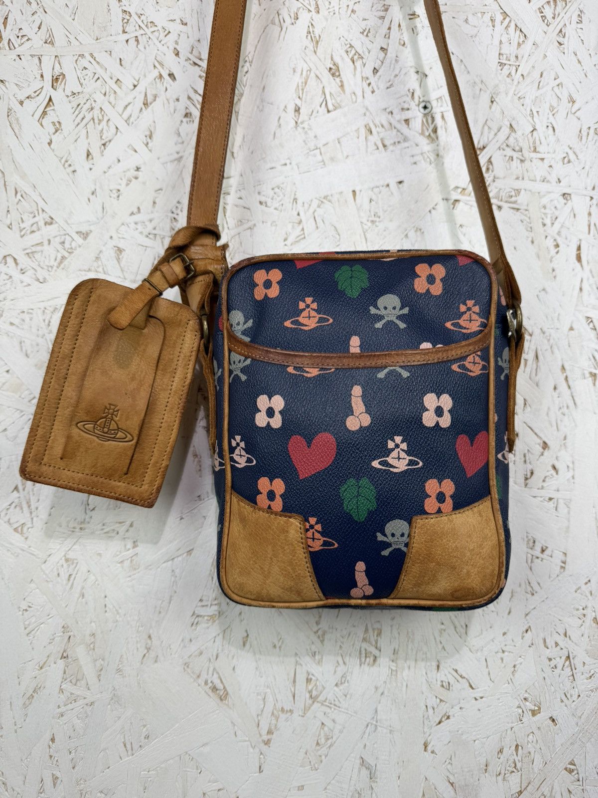 Vivienne Westwood Vivienne Westwood Gold Label Monogram Crossbody Shoulder Bag Size ONE SIZE - 1 Thumbnail
