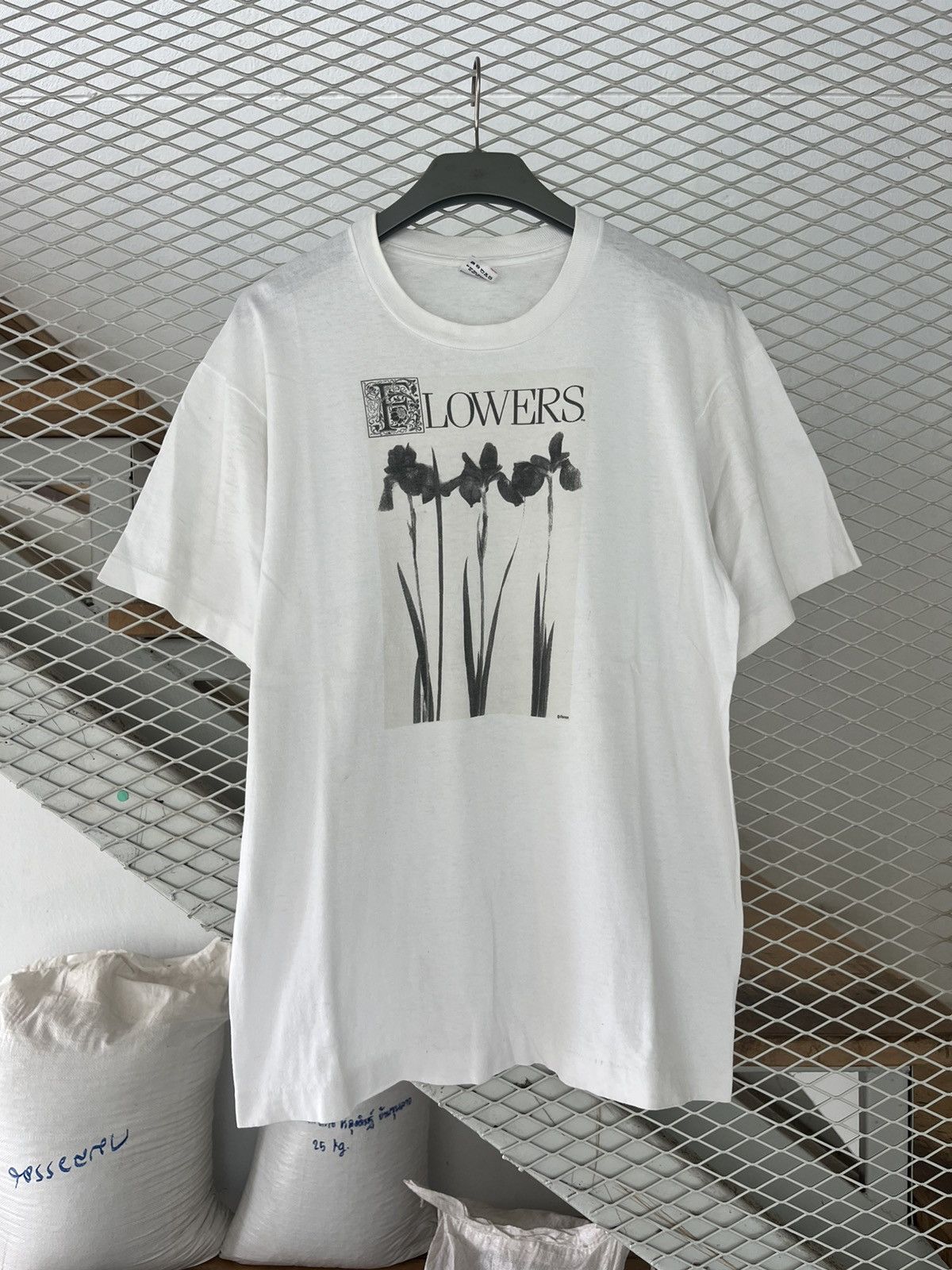 Flower Mountain Vintage FLOWERS Artwork by d hansen 90’s T-shirt Size US L / EU 52-54 / 3 - 2 Thumbnail