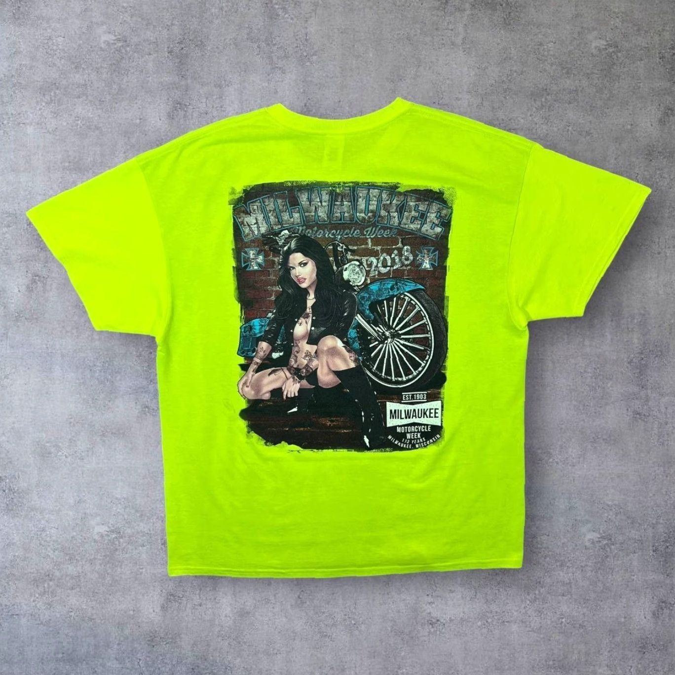 Gildan Milwaukee Motorcycle Week “Biker’s Den” Souvenir Graphic Fluorescent Yellow T-Shirt XL Mens Gildan Size US XL / EU 56 / 4 - 2 Thumbnail