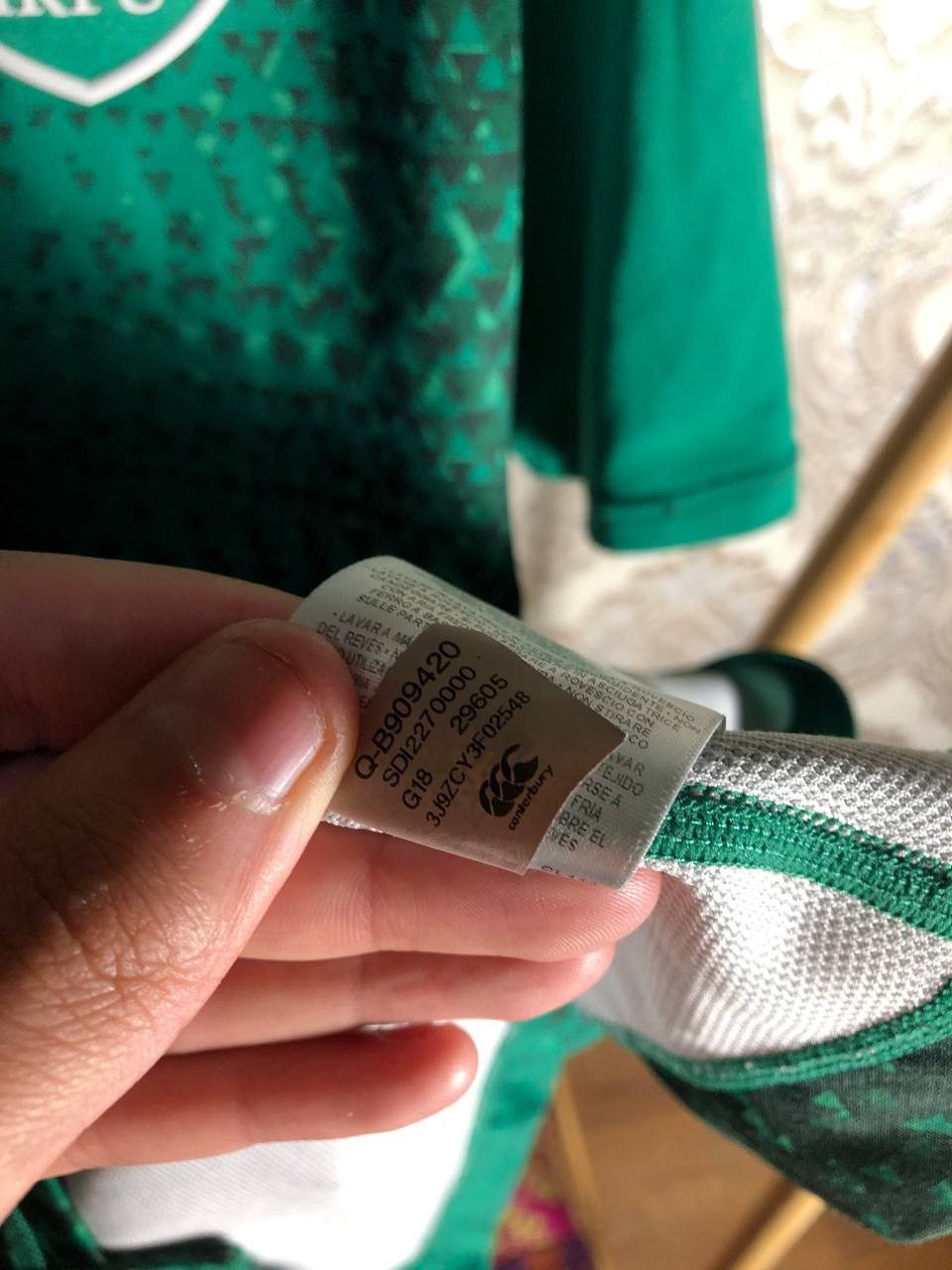 Canterbury of New Zealand VINTAGE CANTERBURY IRELAND RETRO RUGBY JERSEY BLOKE Y2K 90s Size US L / EU 52-54 / 3 - 10 Thumbnail