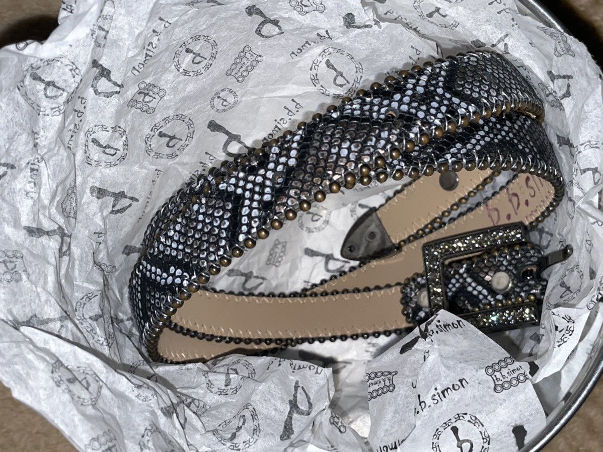 Chanel 4017 D pink purple Kylie Jenner sunglasses Swarovski