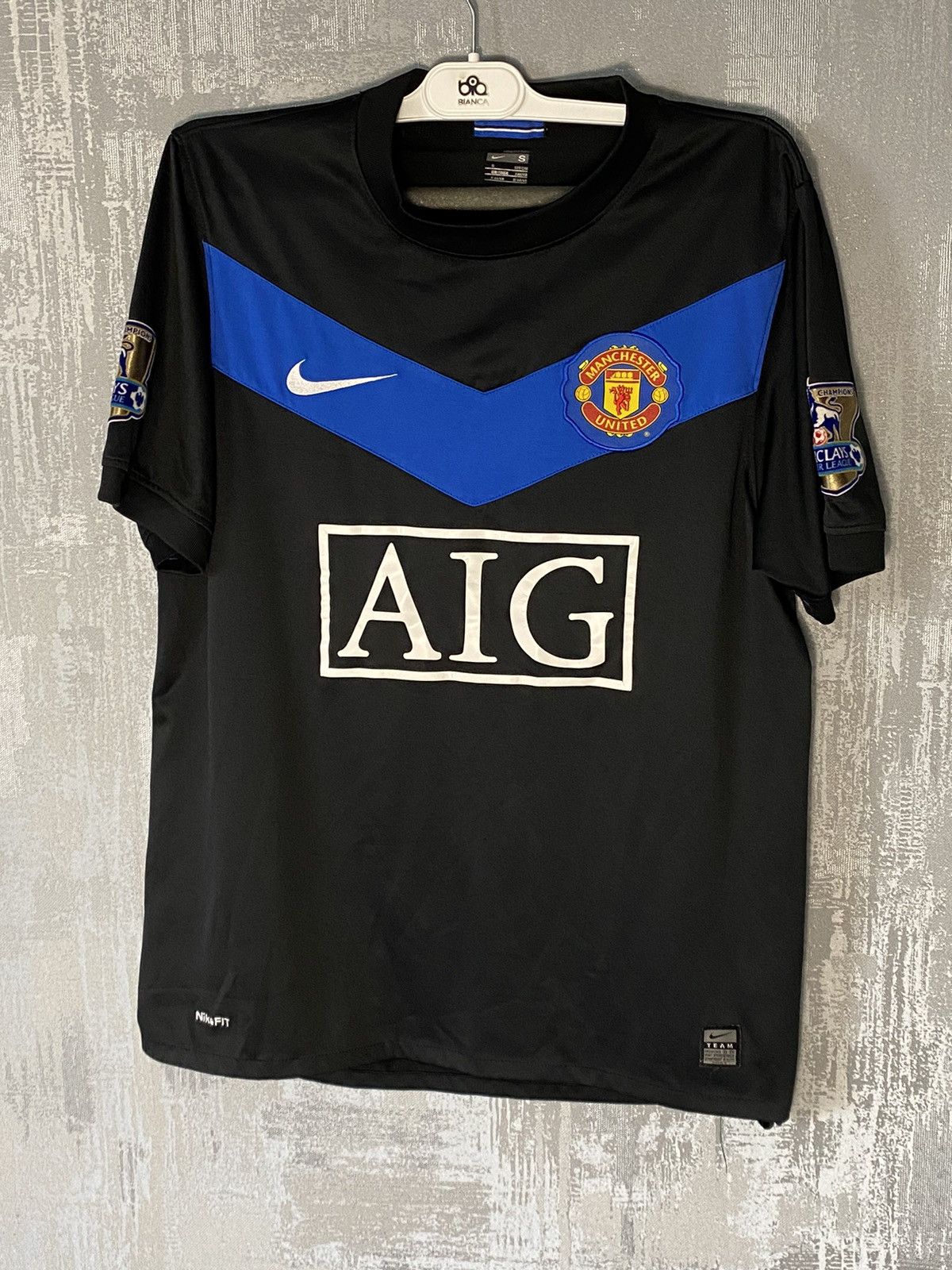 Nike 2009 Manchester United Nike Soccer Jersey #25 Valencia Size US S / EU 44-46 / 1 - 1 Thumbnail