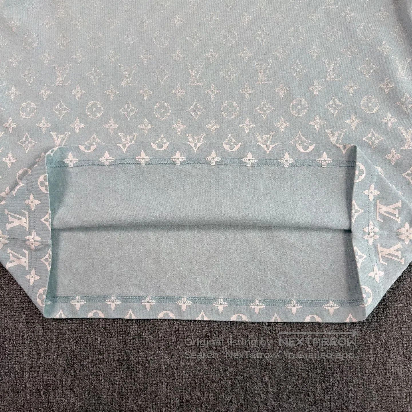 Louis Vuitton LV Gradient Print Sky Blue Short Sleeve. Size US S / EU 44-46 / 1 - 7 Thumbnail