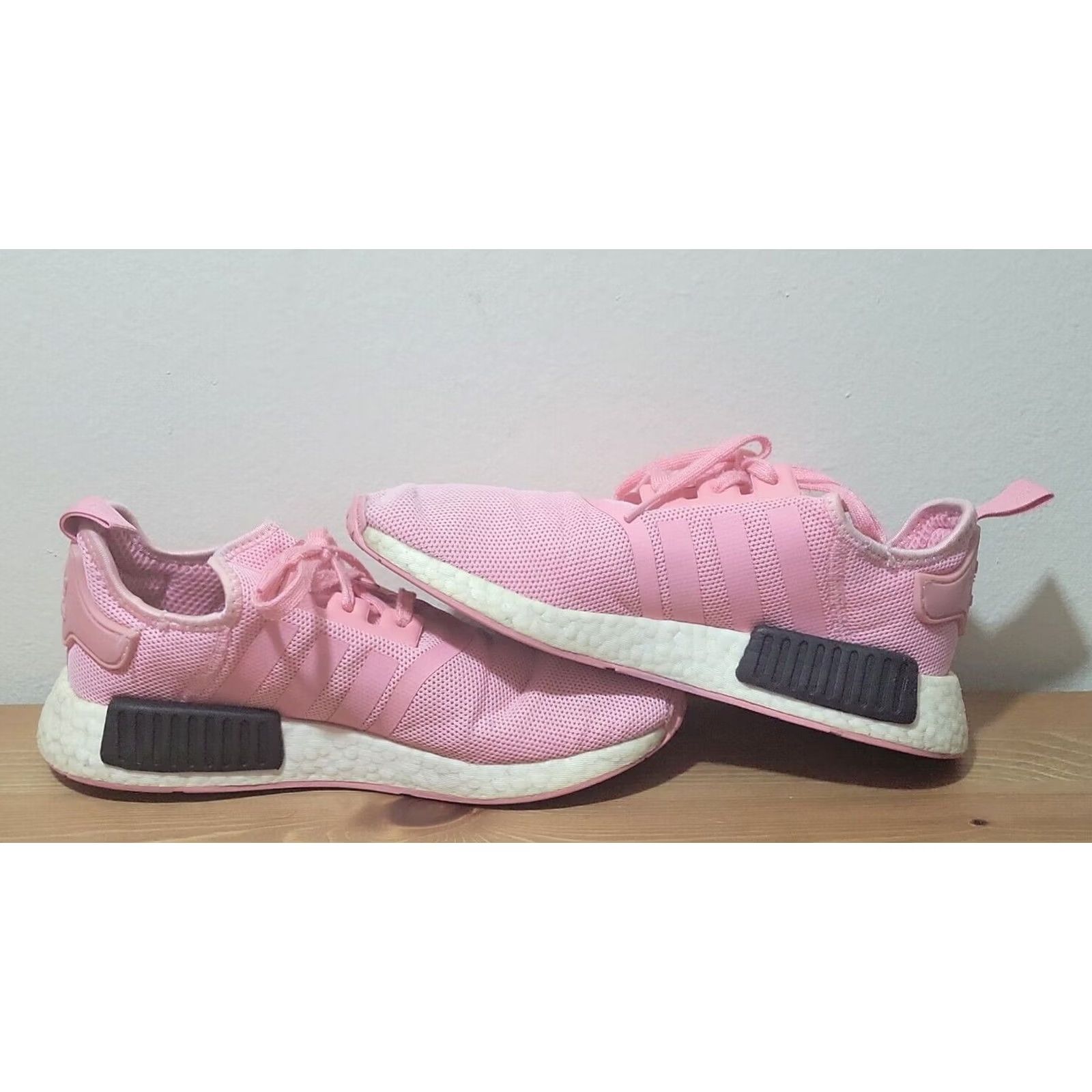 Adidas adidas Sneakers Womens Pink NMD_R1 B42086 Men Size Black White Size US 7 / IT 37 - 6 Thumbnail