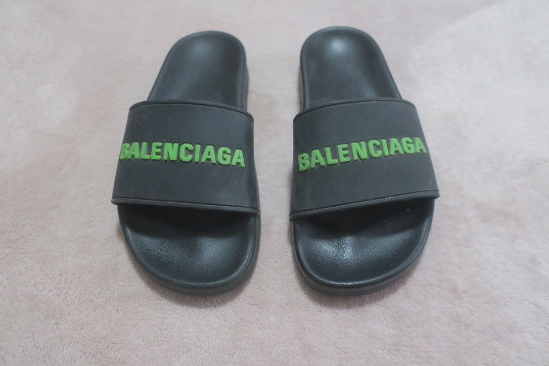 Balenciaga Smooth Rubber Logo Pool Slide Black/Green Size US 6 / IT 36 - 2 Thumbnail