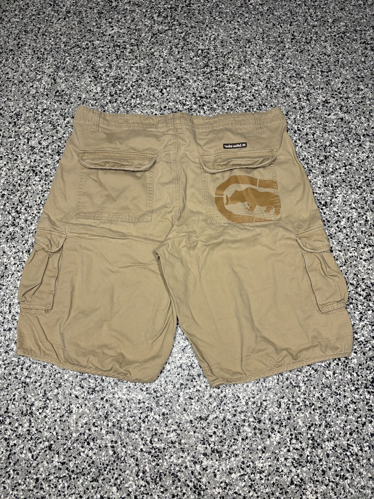 Ecko Unltd. 2000s Ecko Untld. Tan Cargo Baggy Fit Shorts Size 44 Size US 44 / EU 60 - 2 Thumbnail