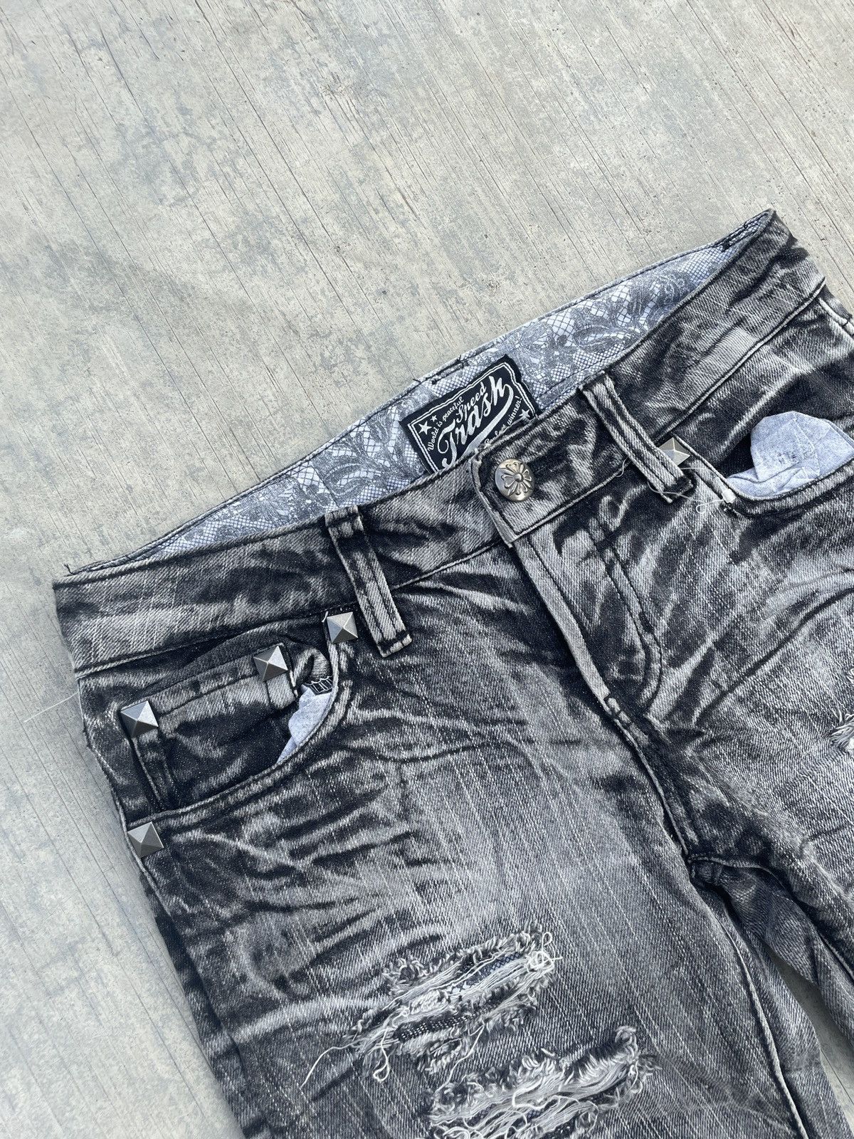 Japanese Brand 💥RARE💥 JAPANESE BRAND STUDDED DISTRESSED FLORAL SKINNY JEANS Size US 30 / EU 46 - 4 Thumbnail