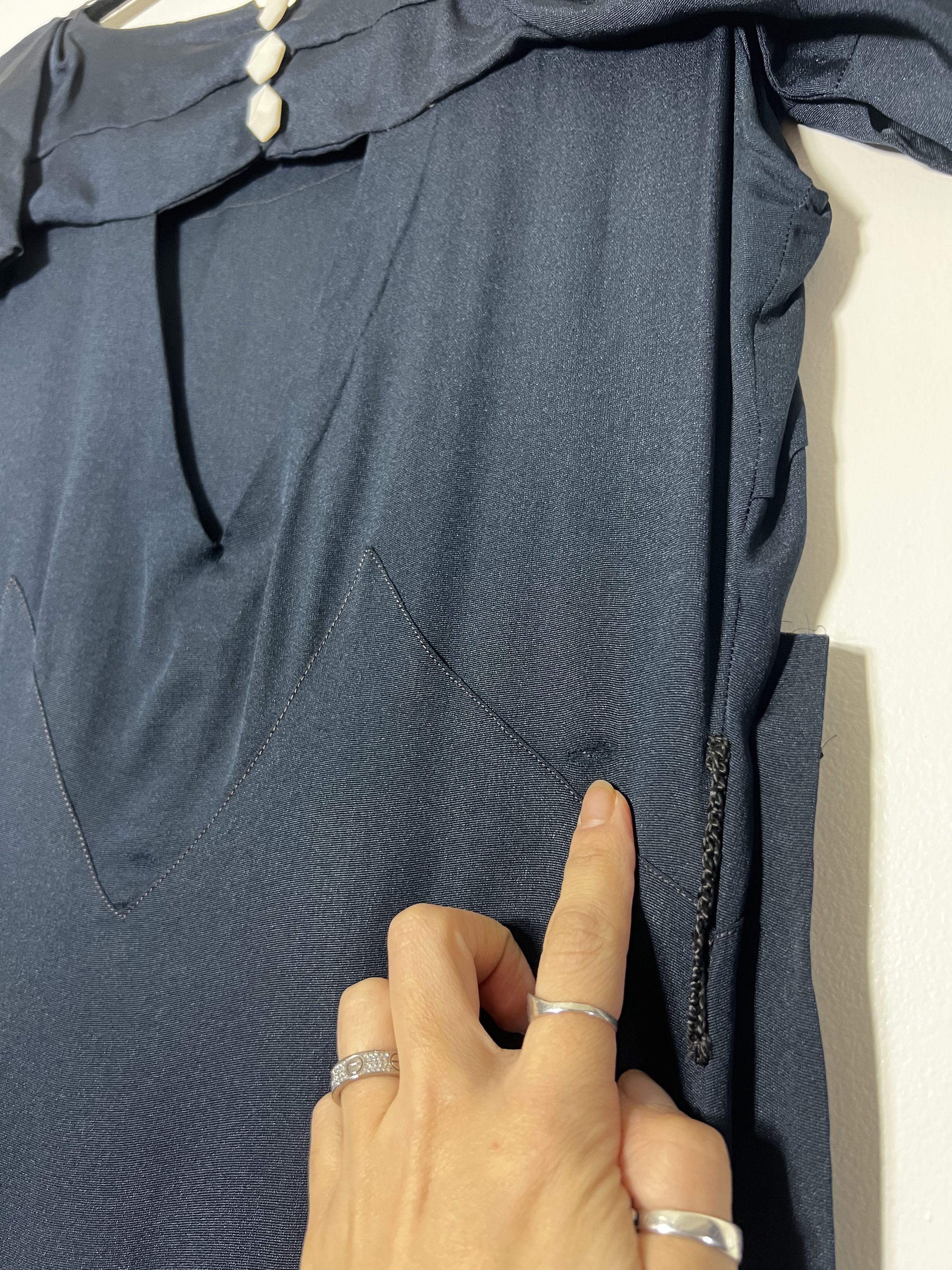 Other × Vintage Vintage 1940's Dark Blue Gown w White Bakelite Buttons Size M / US 6-8 / IT 42-44 - 9 Thumbnail