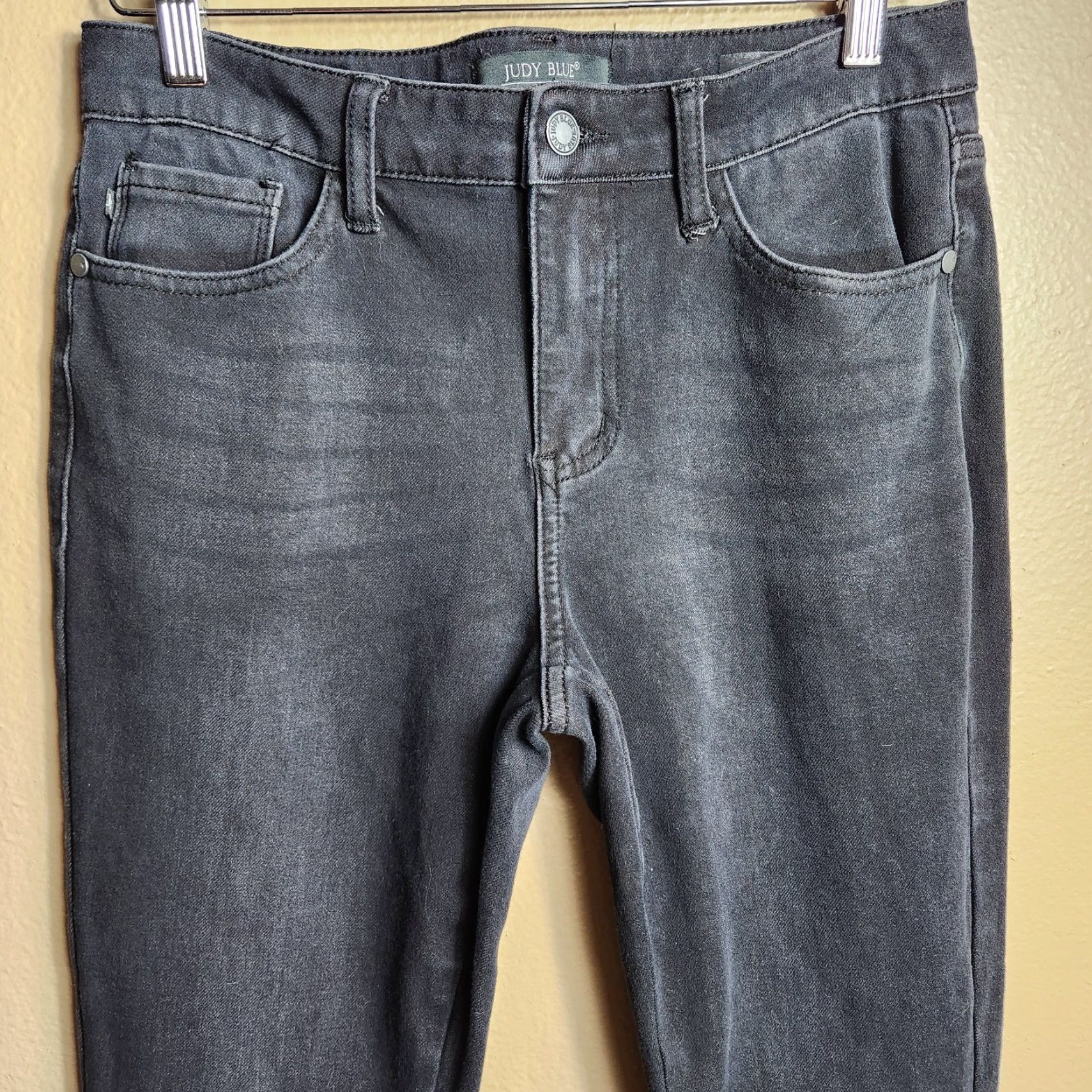 Vintage **Judy Blue Women's Black Faded Midrise Skinny Jeans** User: **Judy Blue Women's Black Faded Midrise Skinny Jeans** Size 27" / US 4 / IT 40 - 2 Thumbnail