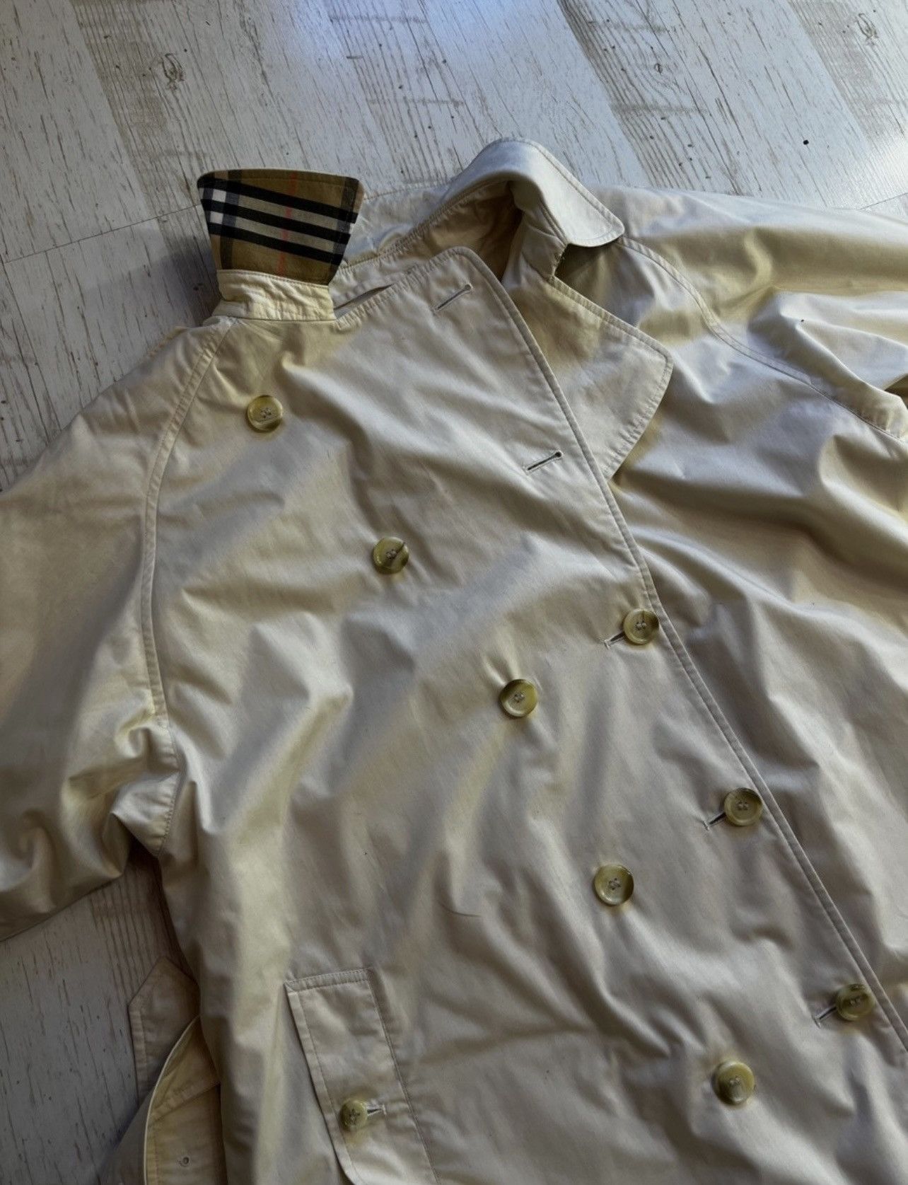 Burberry Burberry Burberrys Vintage Trench Coat Beige Belted L–XL Size US L / EU 52-54 / 3 - 4 Thumbnail