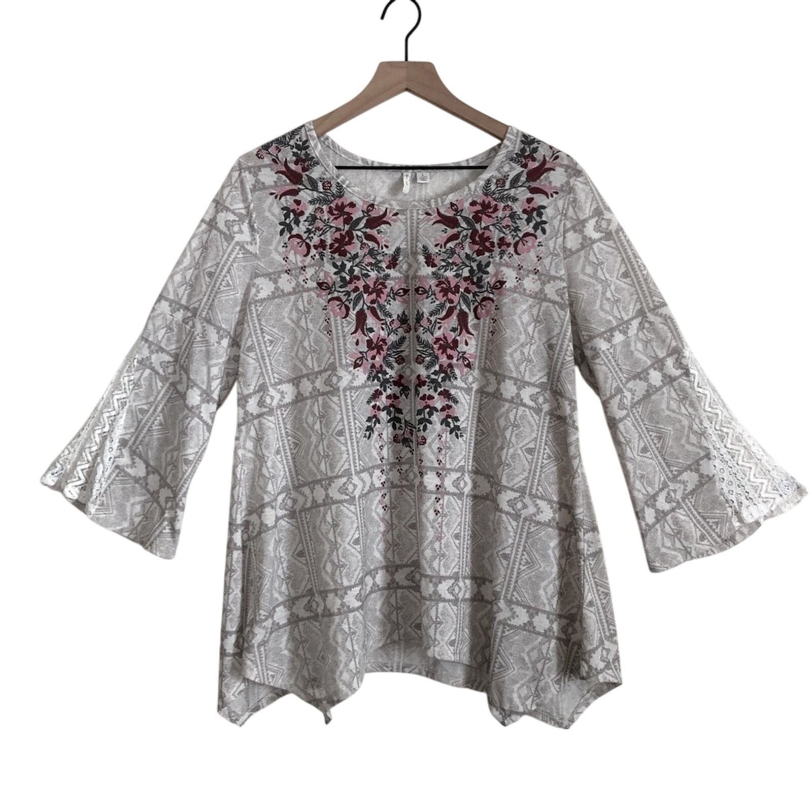 Other Cato Gray Draped Hem Floral Lace Geometric Blouse Top Size L / US 10 / IT 46 - 1 Thumbnail