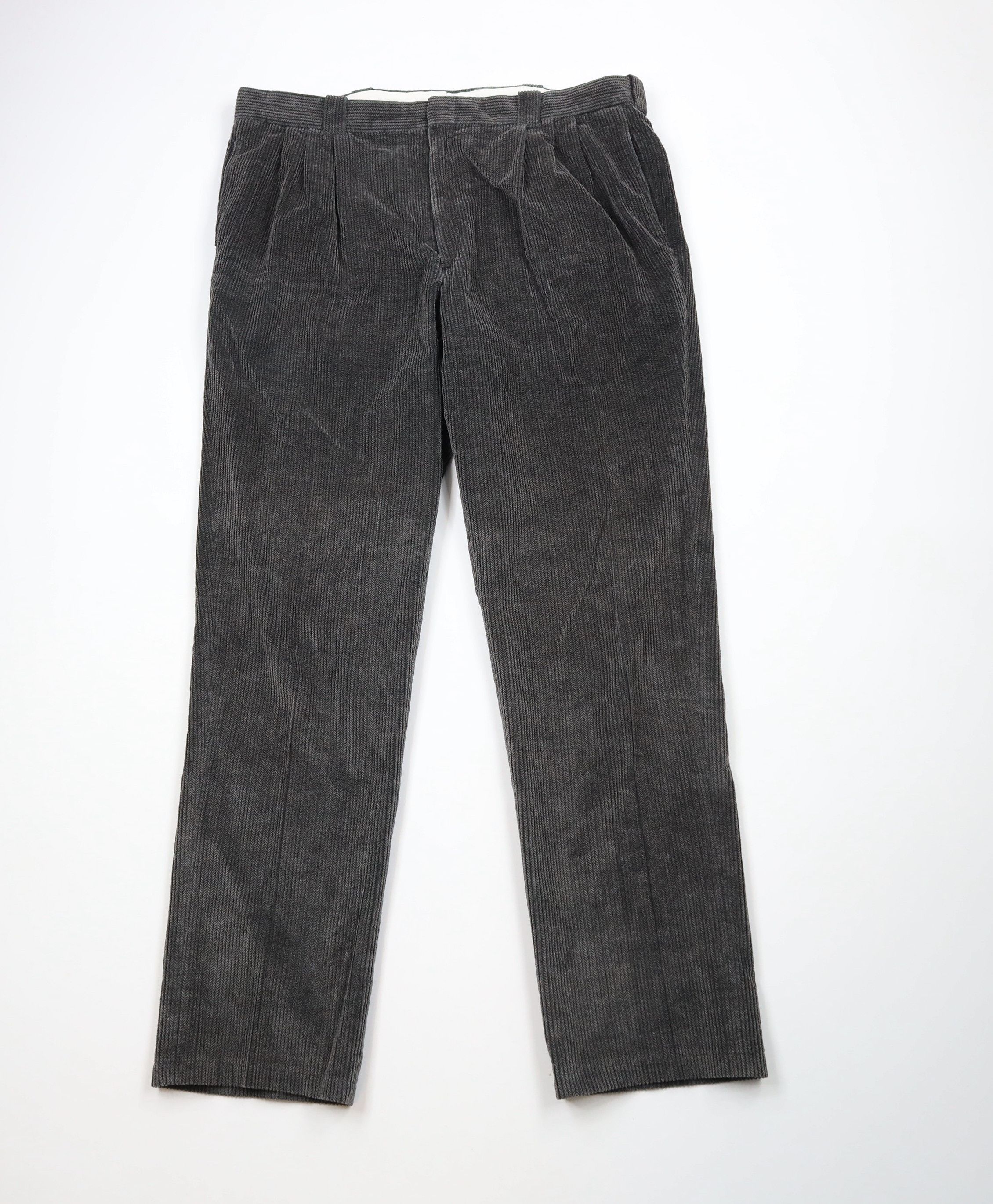 Vintage Vintage 90s Streetwear Pleated Heavy Wide Leg Corduroy Pants Size US 40 / EU 56 - 1 Thumbnail