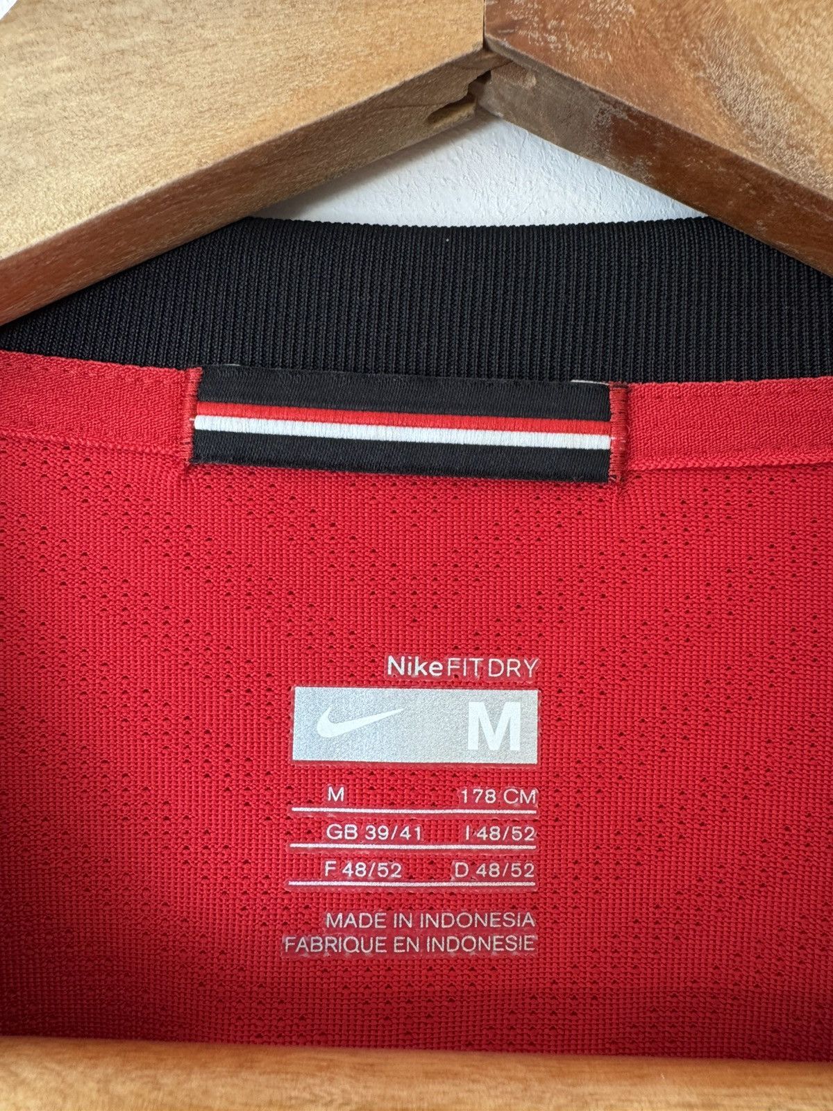 Nike Vintage Manchester United 2009-2010 Home Soccer Jersey Shirt Size US M / EU 48-50 / 2 - 17 Thumbnail