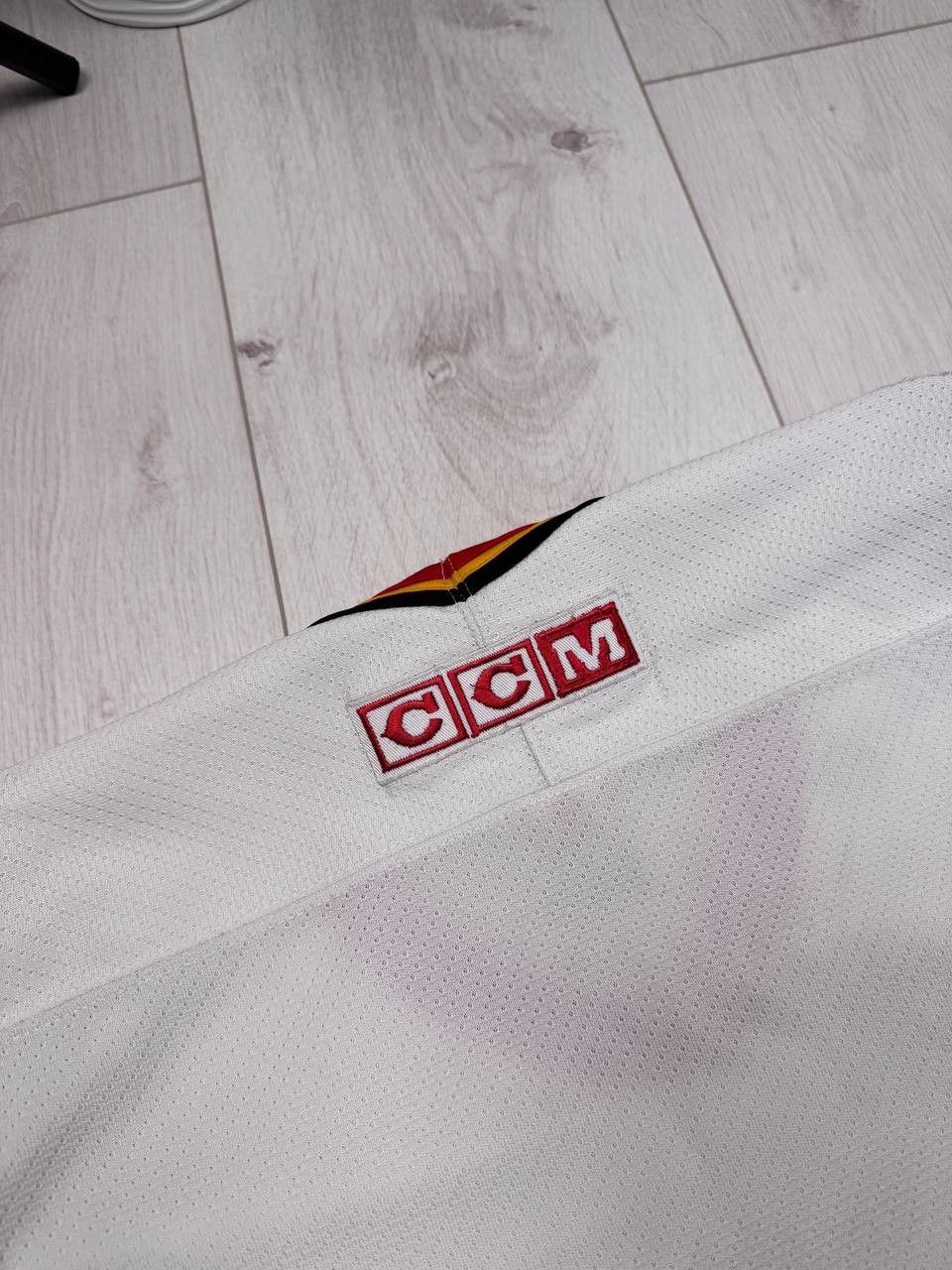 Ccm Vintage Auth RARE Calgary Flames Hockey Jersey Size XL Size US XL / EU 56 / 4 - 12 Thumbnail
