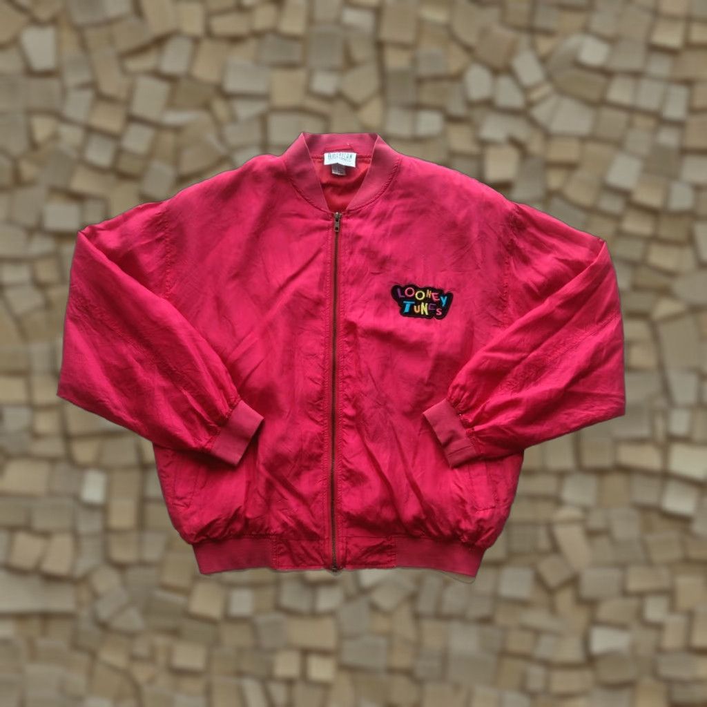 Vintage VINTAGE Looney Tunes Daffy Duck Jacket Warner Bros Inc TV Movie 90s 100% Silk Men SZ M Red Long Sleeve Collared Embroidered Full Zip Size US M / EU 48-50 / 2 - 1 Thumbnail