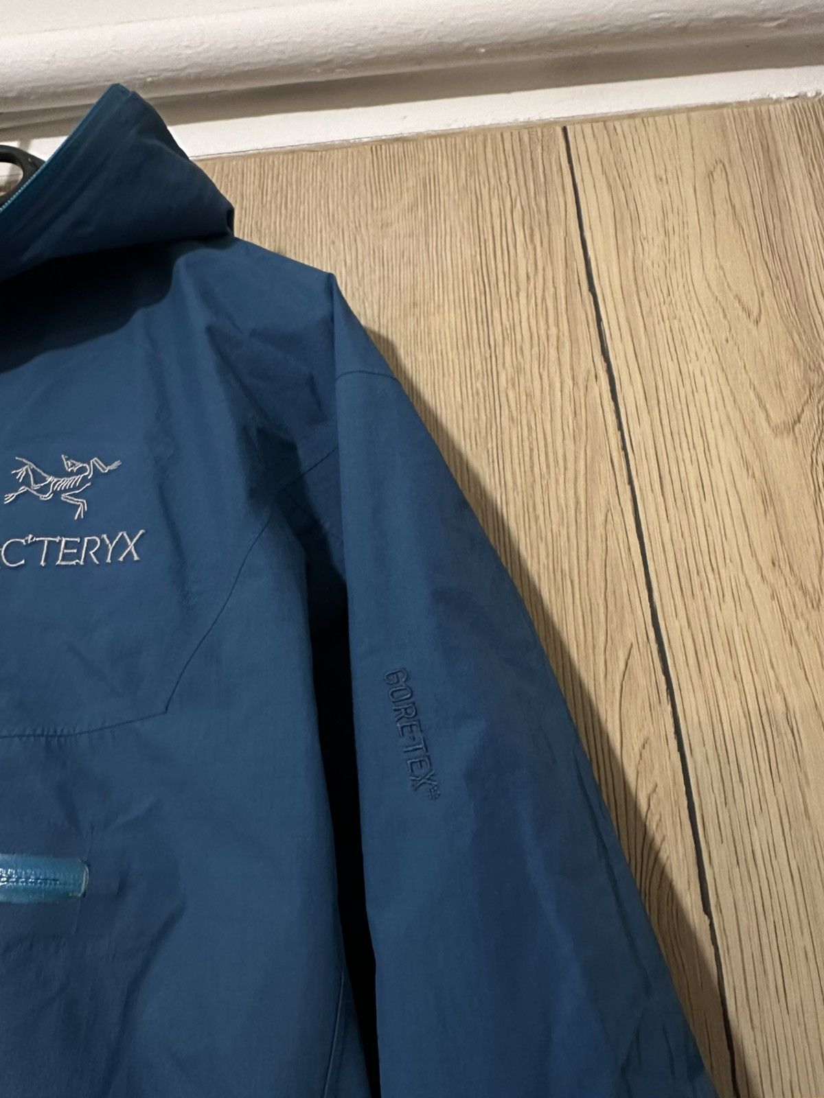 Arc'teryx Arc’teryx waterproof shell jacket. Technical outdoor design Size US M / EU 48-50 / 2 - 3 Thumbnail