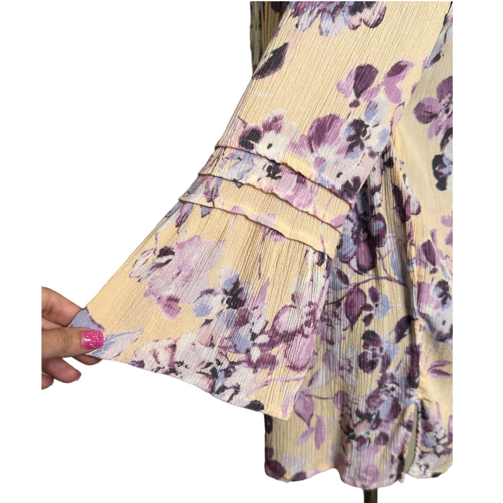 J. Jill J. Jill Pintucked Floral 3/4 Sleeve Tunic Top size M Size M / US 6-8 / IT 42-44 - 8 Thumbnail