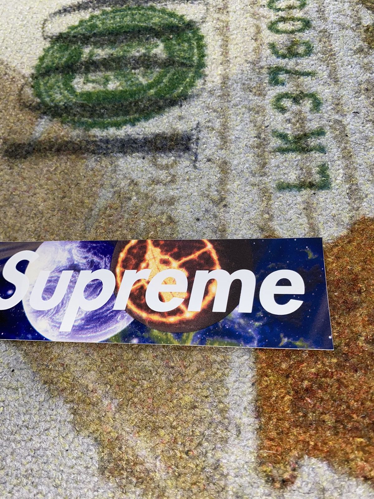 Supreme × Undercover Supreme x Undercover Planets Box Logo Sticker Size ONE SIZE - 3 Thumbnail