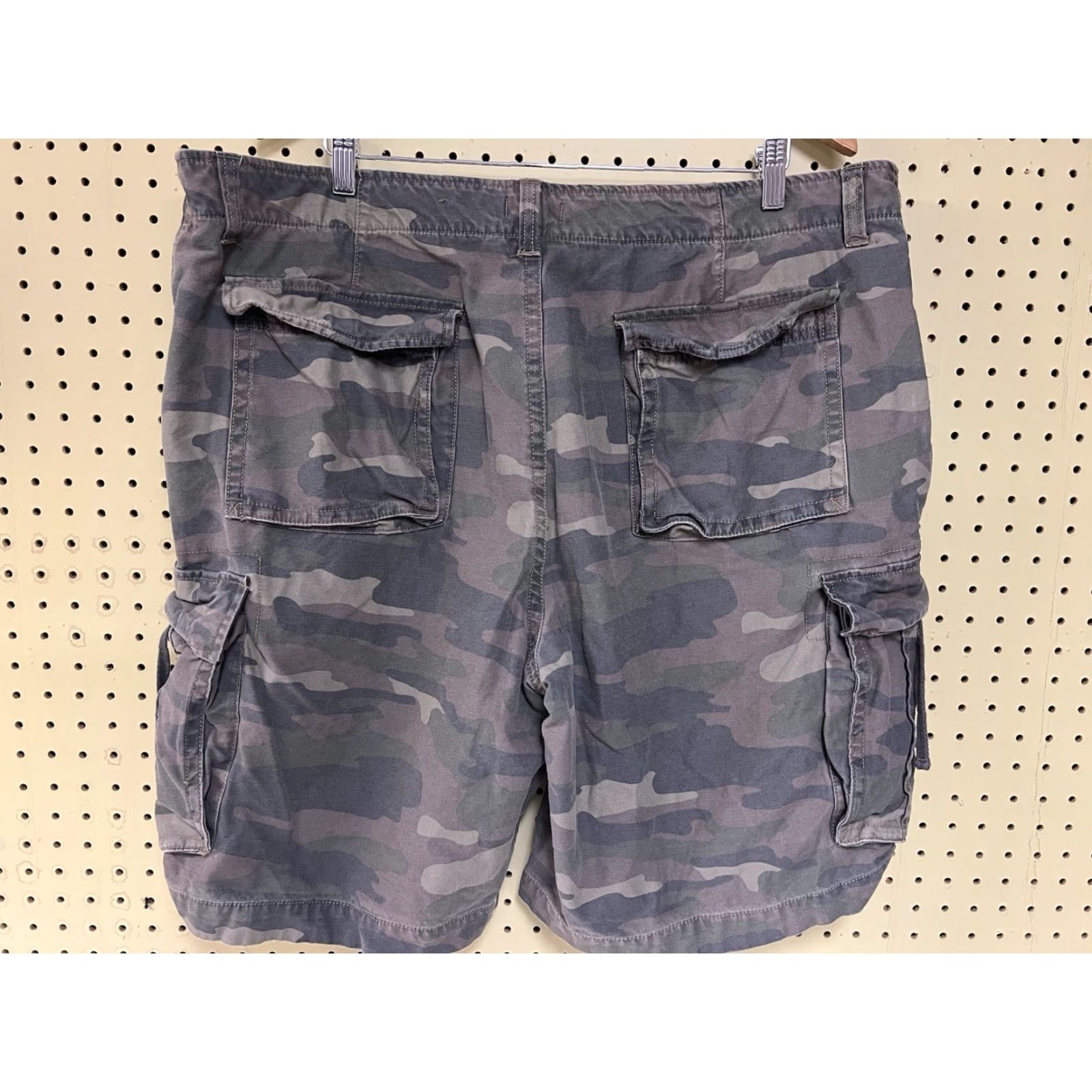 Faded Glory Faded Glory Cargo Shorts Mens 42 Green Camo Y2K Work Wear Baggy Skate Hike 42x10 Size US 42 / EU 58 - 2 Thumbnail