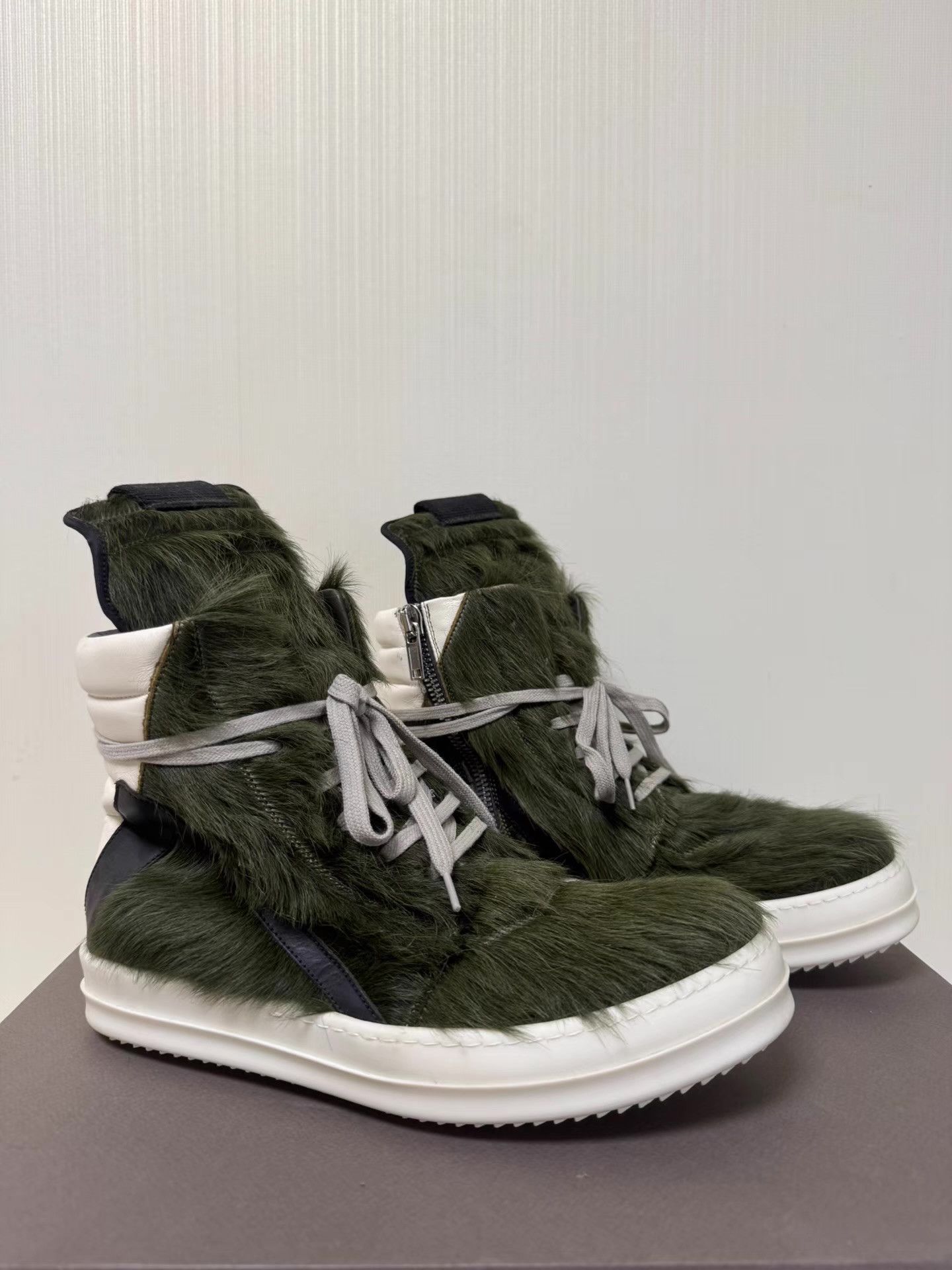 Rick Owens Rick Owens 21FW Green Fur Inverted Triangle Jacket Q8 Size US 8.5 / EU 41-42 - 1 Thumbnail