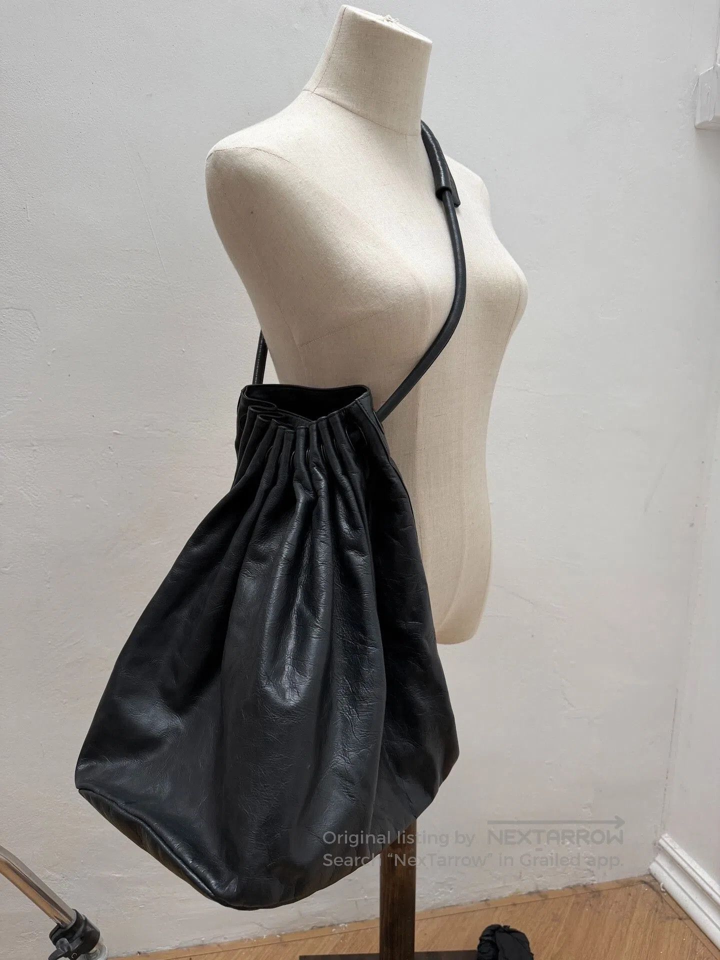 Yohji Yamamoto Yohji Yamamoto Pleated Leather Tote. Size ONE SIZE - 1 Thumbnail