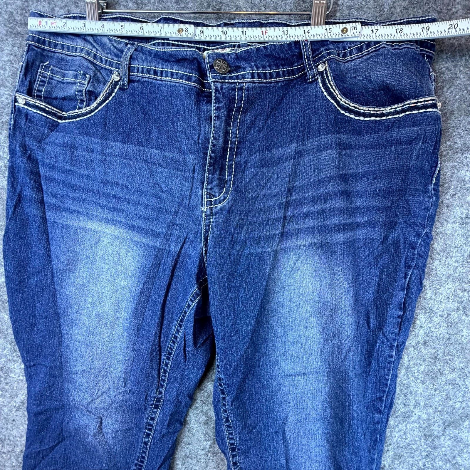 Faded Glory Faded Glory Capri Jeans Women 22W Cropped Rhinestones Y2K Size 39" - 4 Thumbnail