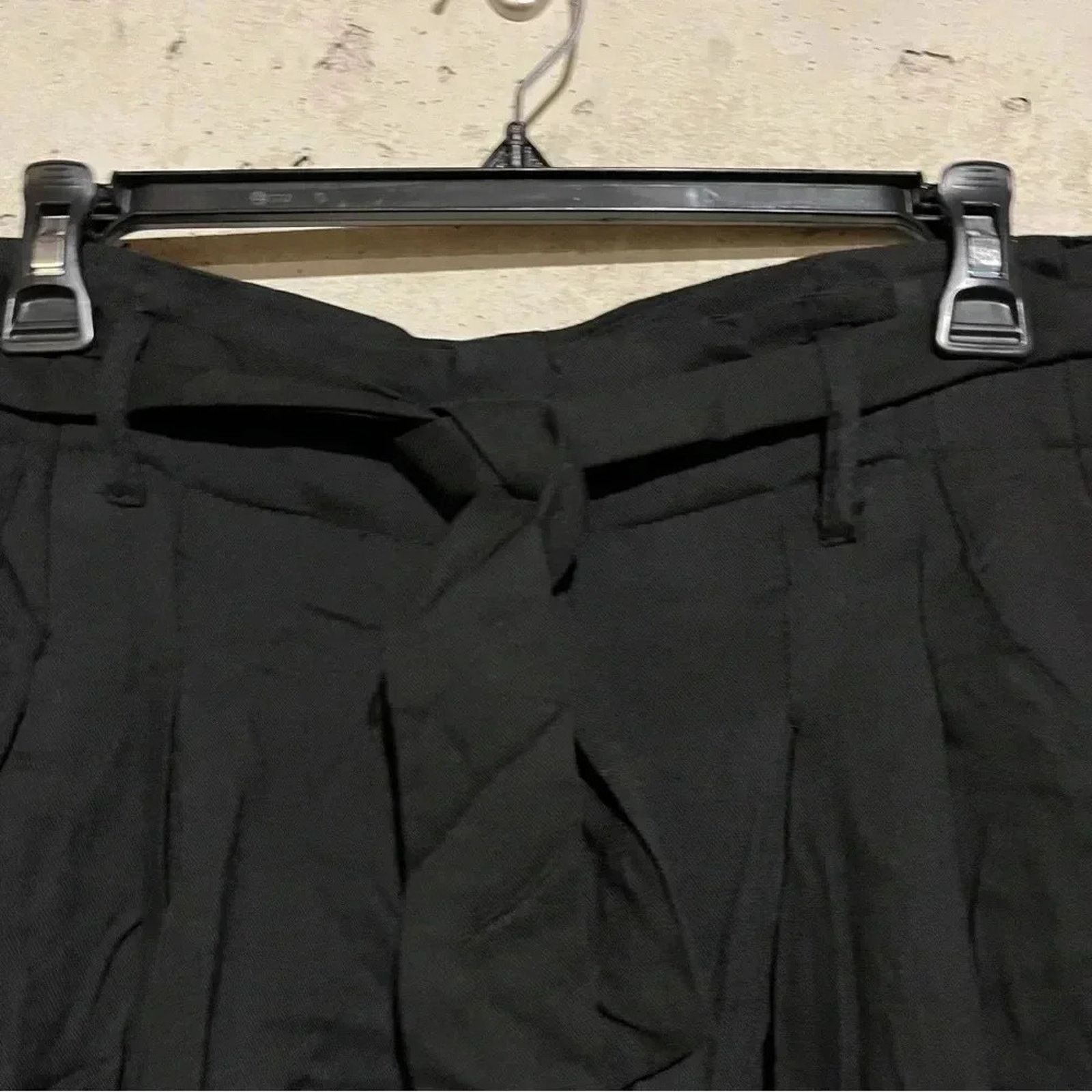 AQUA Aqua NWT High Waisted Paper Bag Pleated Shorts Belted sz S Size 27" / US 4 / IT 40 - 9 Thumbnail