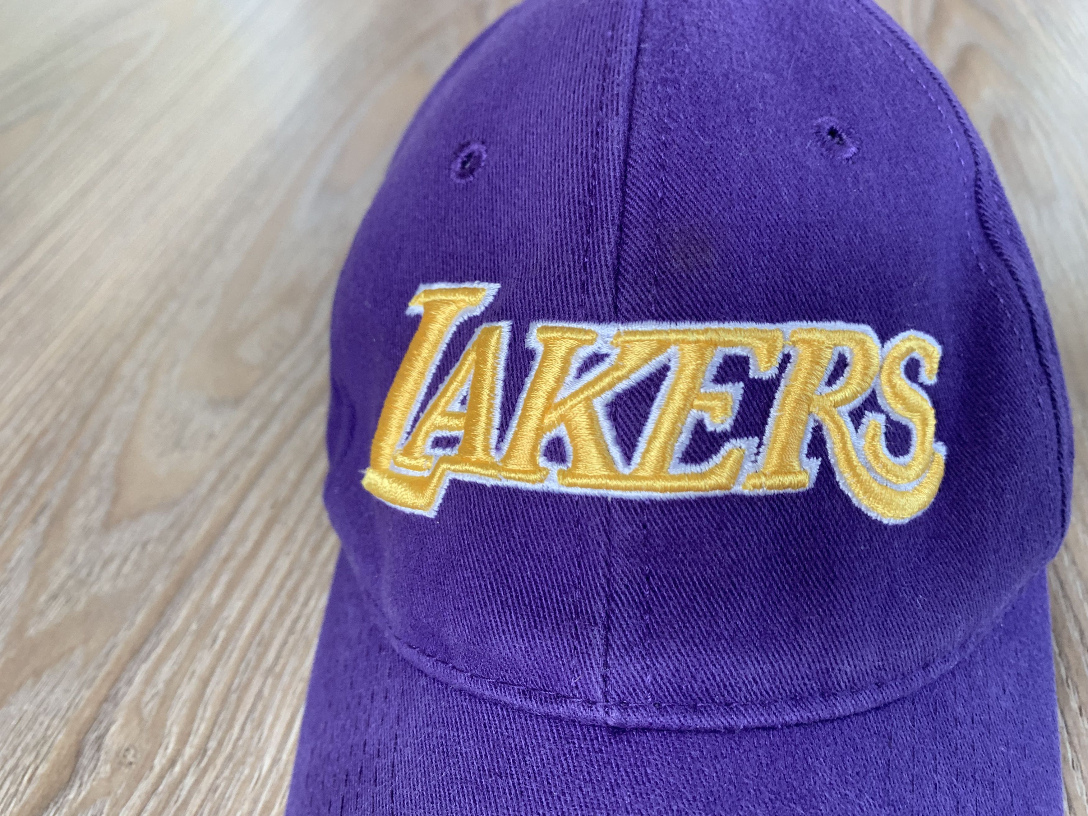 Nike Youth Rare Nike Los Angeles Lakers NBA Baseball Cap Size ONE SIZE - 6 Thumbnail