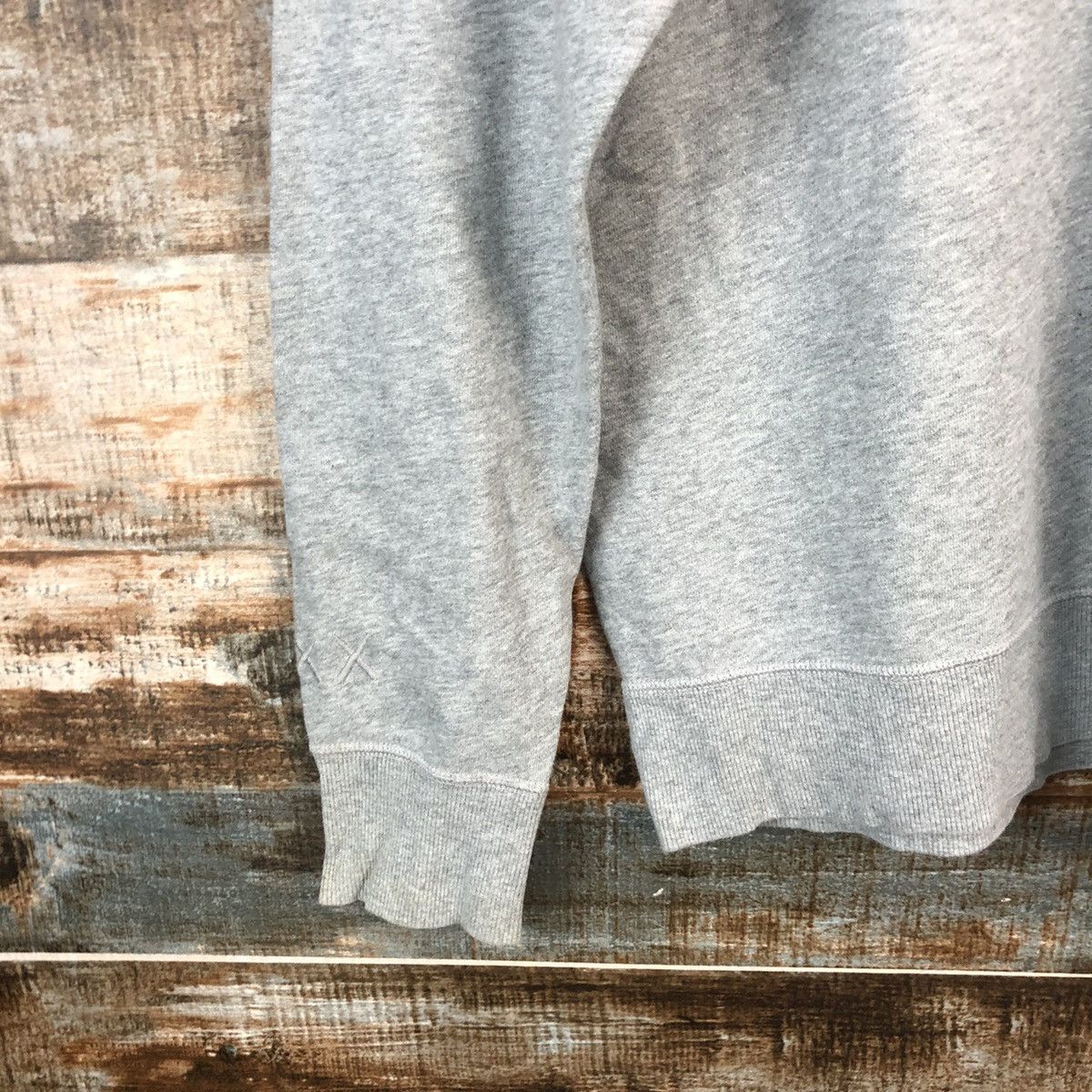 Kaws × Uniqlo Uniqlo X Kaws Sesame Street Grey Sweatshirt #A2221 Size US M / EU 48-50 / 2 - 16 Thumbnail