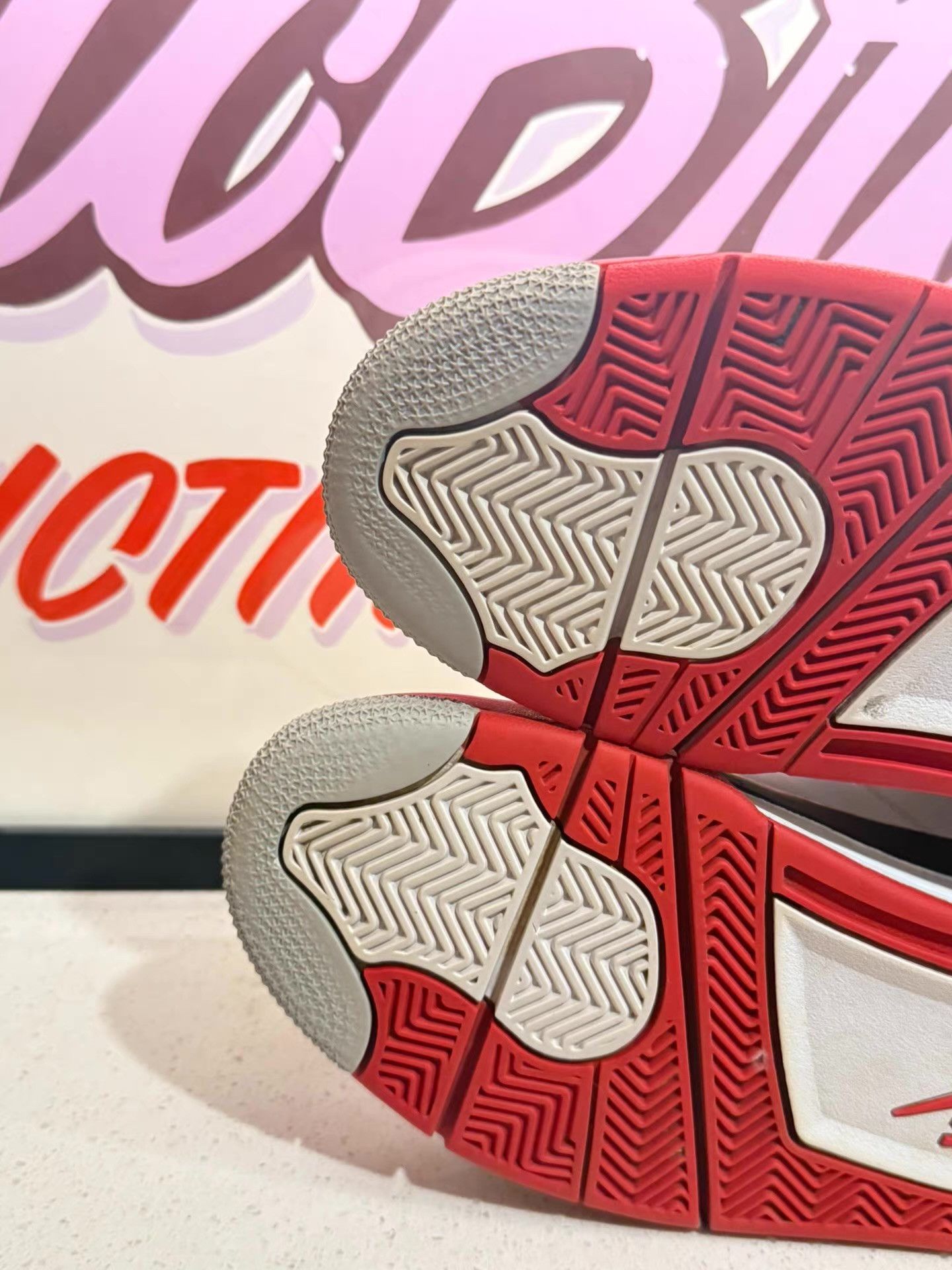 Nike Jordan Air Jordan 4 Retro Fire Red shoes。Ｑ20 Size US 8 / EU 41 - 4 Thumbnail