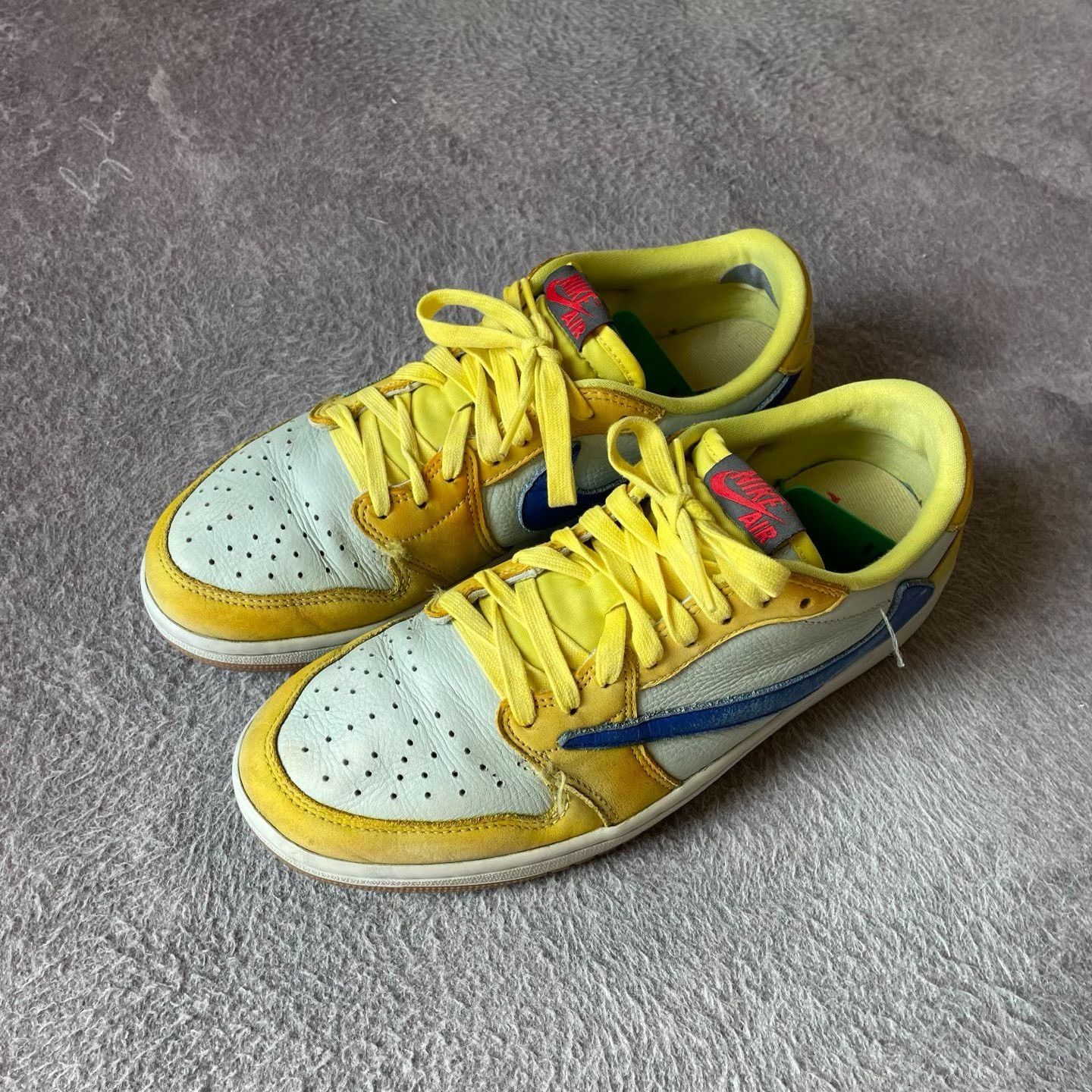 Nike Nike Yellow Lowtop Sneakers 43 Men Size US 10 / EU 43 - 1 Thumbnail