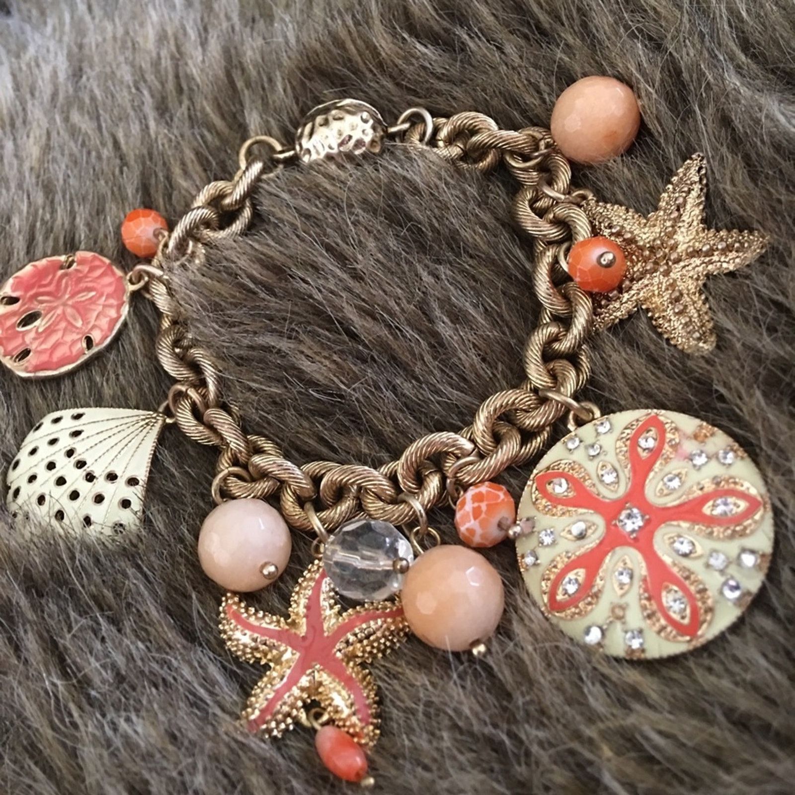Jewelry Gold tone chain link beach charm theme bracelet Size ONE SIZE - 2 Thumbnail