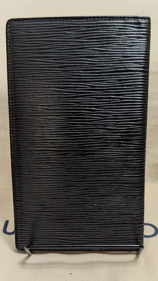 Louis Vuitton Louis Vuitton Epi Porte Carte Credit Wallet Passport Holder Size ONE SIZE - 2 Thumbnail