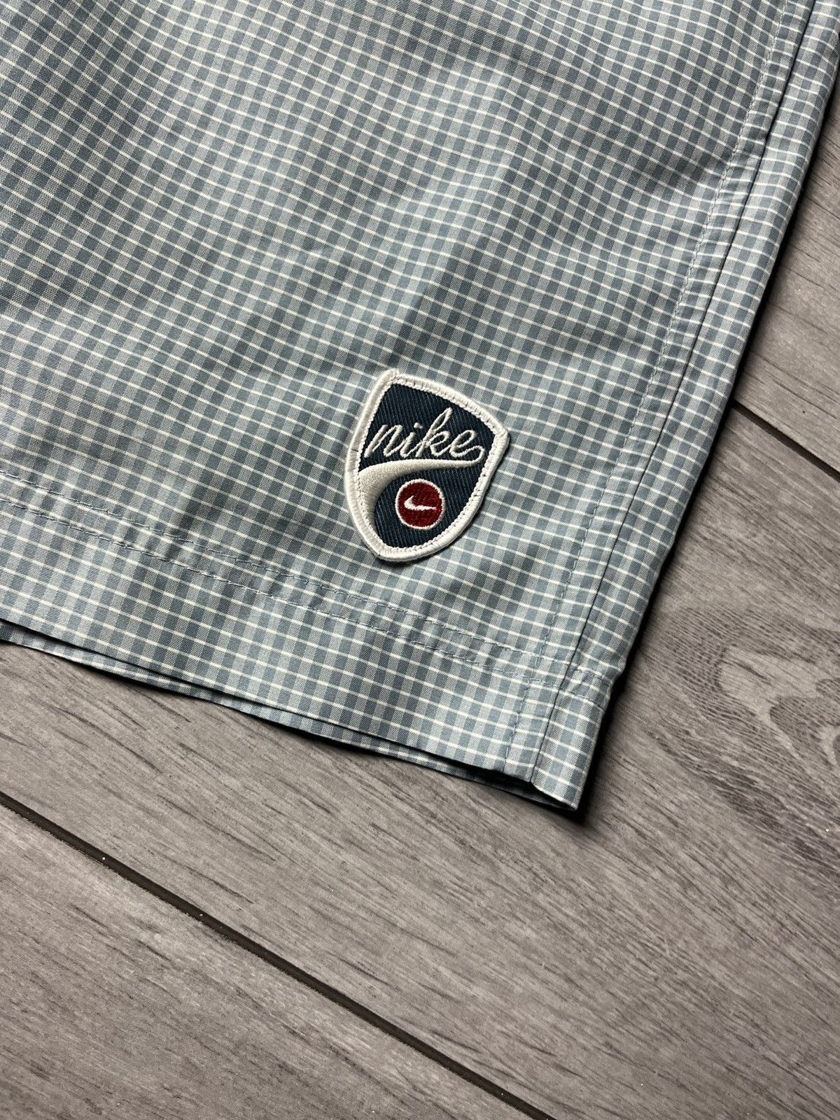 Nike Vintage Nike shorts size Medium Size US 32 / EU 48 - 2 Thumbnail
