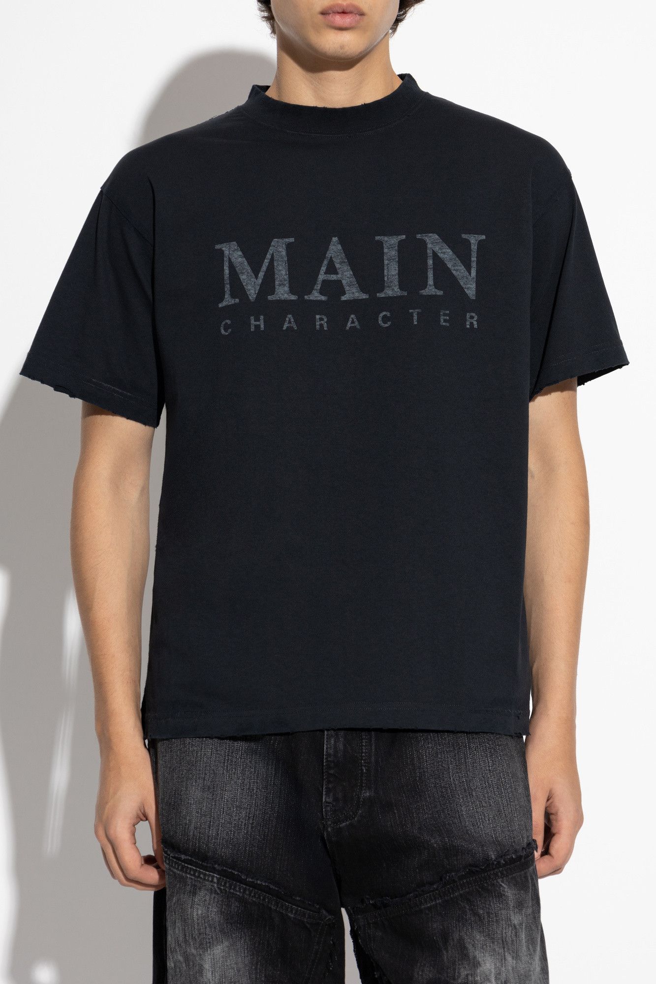 Balenciaga os11x0326 Main Character T-Shirt in Faded Black Size US M / EU 48-50 / 2 - 3 Thumbnail