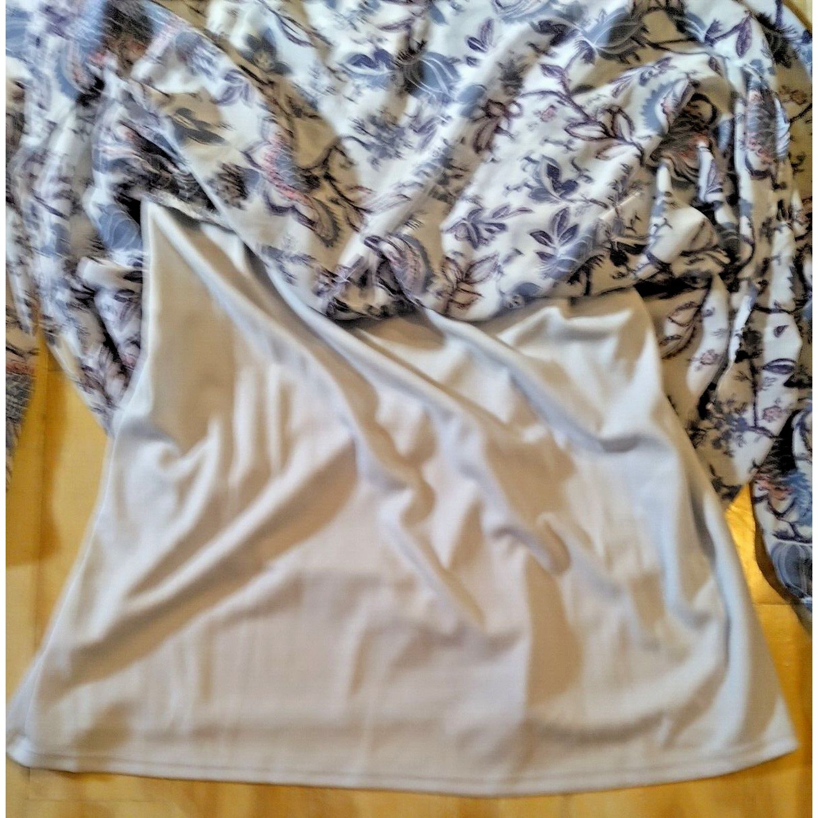 The Unbranded Brand Motherhood Maternity Floral Lavender Grey Camisole Blouse SM Size S / US 4 / IT 40 - 4 Thumbnail