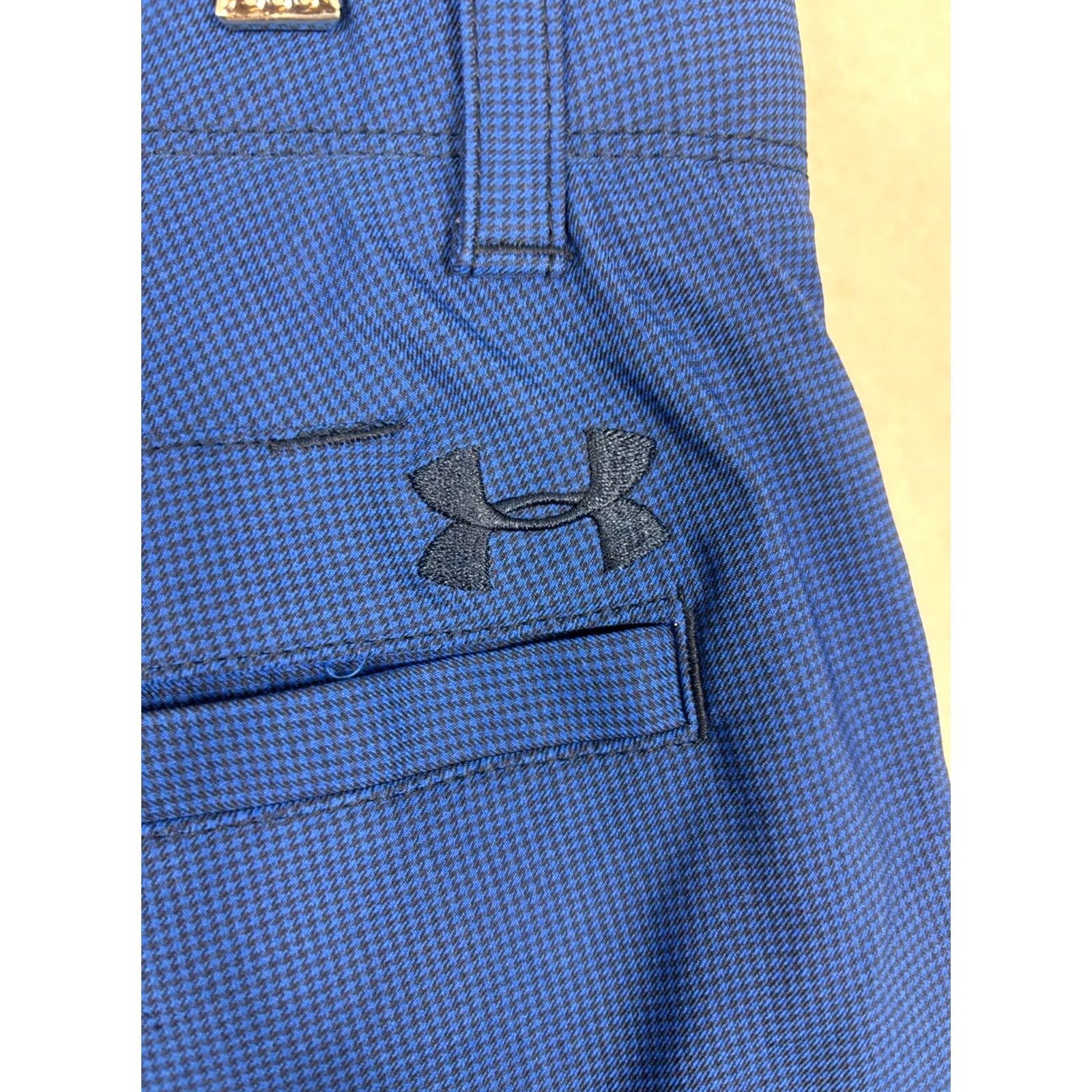 Under Armour Under Armour Golf Pants Loose Fit Activewear Mens 34x27 Blue Check Chino Belted Size US 34 / EU 50 - 5 Thumbnail