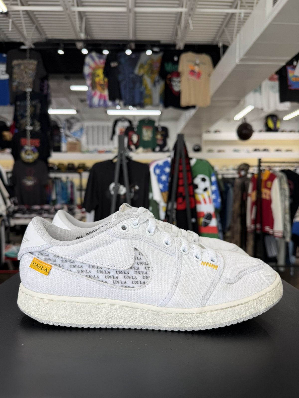 Jordan Brand × Union LA Jordan 1 Low Union White Canvas Size 8.5 (2023) Size US 8.5 / EU 41-42 - 6 Thumbnail