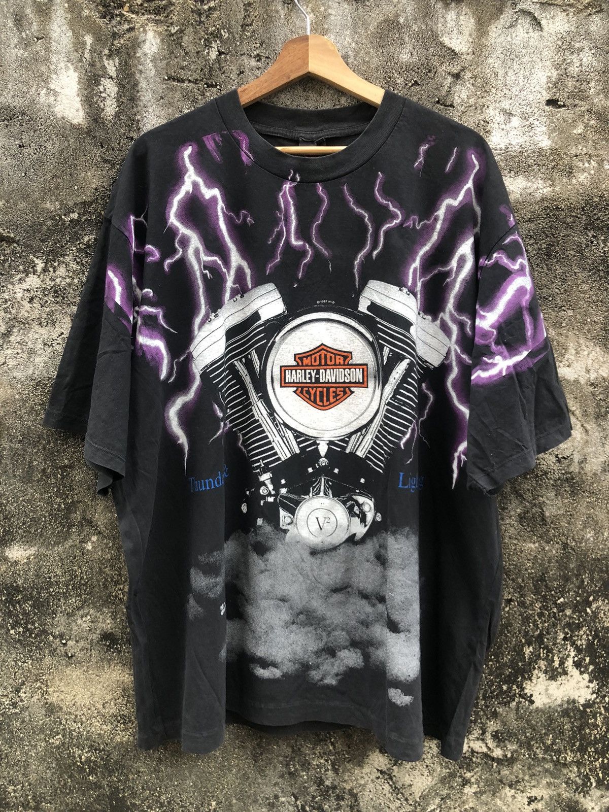 Harley Davidson Vintage Harley Davidson Thunder & Ligthing Tshirt Bootleg Size US XXL / EU 58 / 5 - 1 Thumbnail